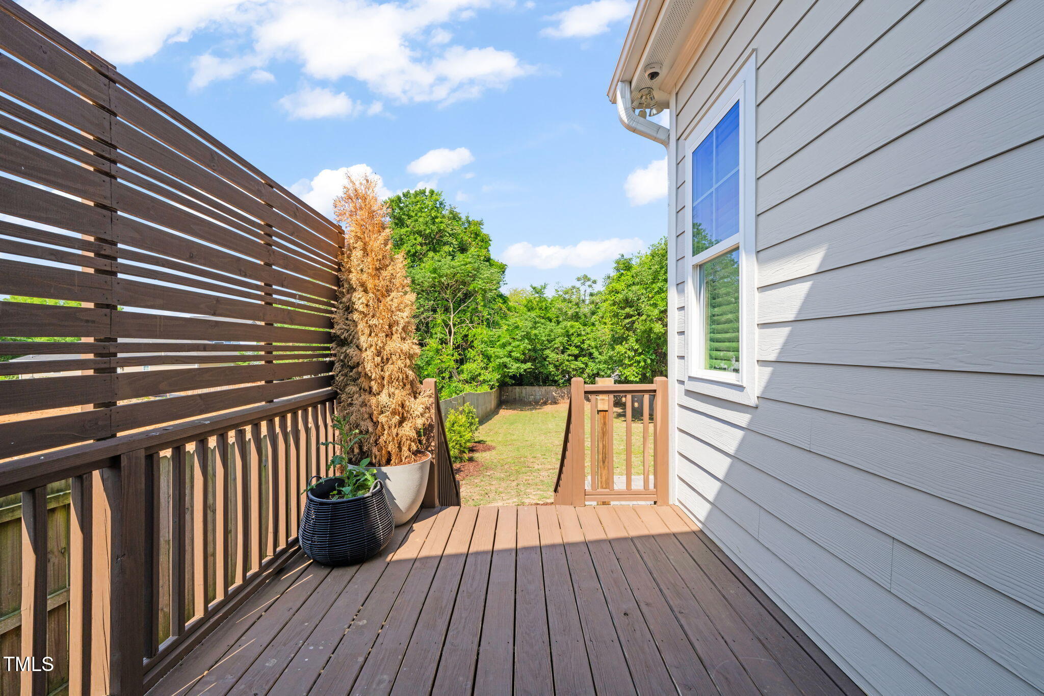 512 Montague Lane