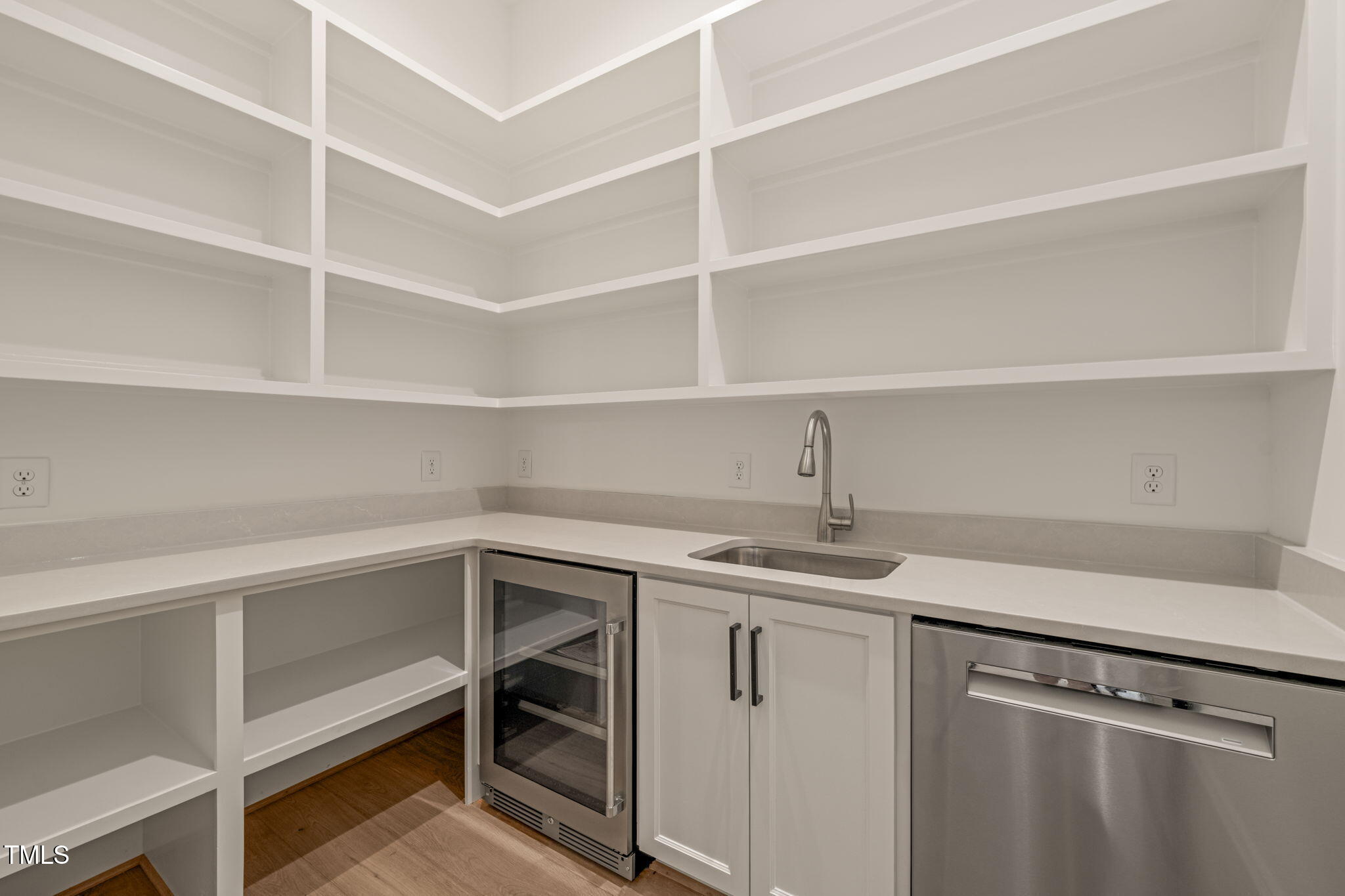 9004 Meadow Pointe Court