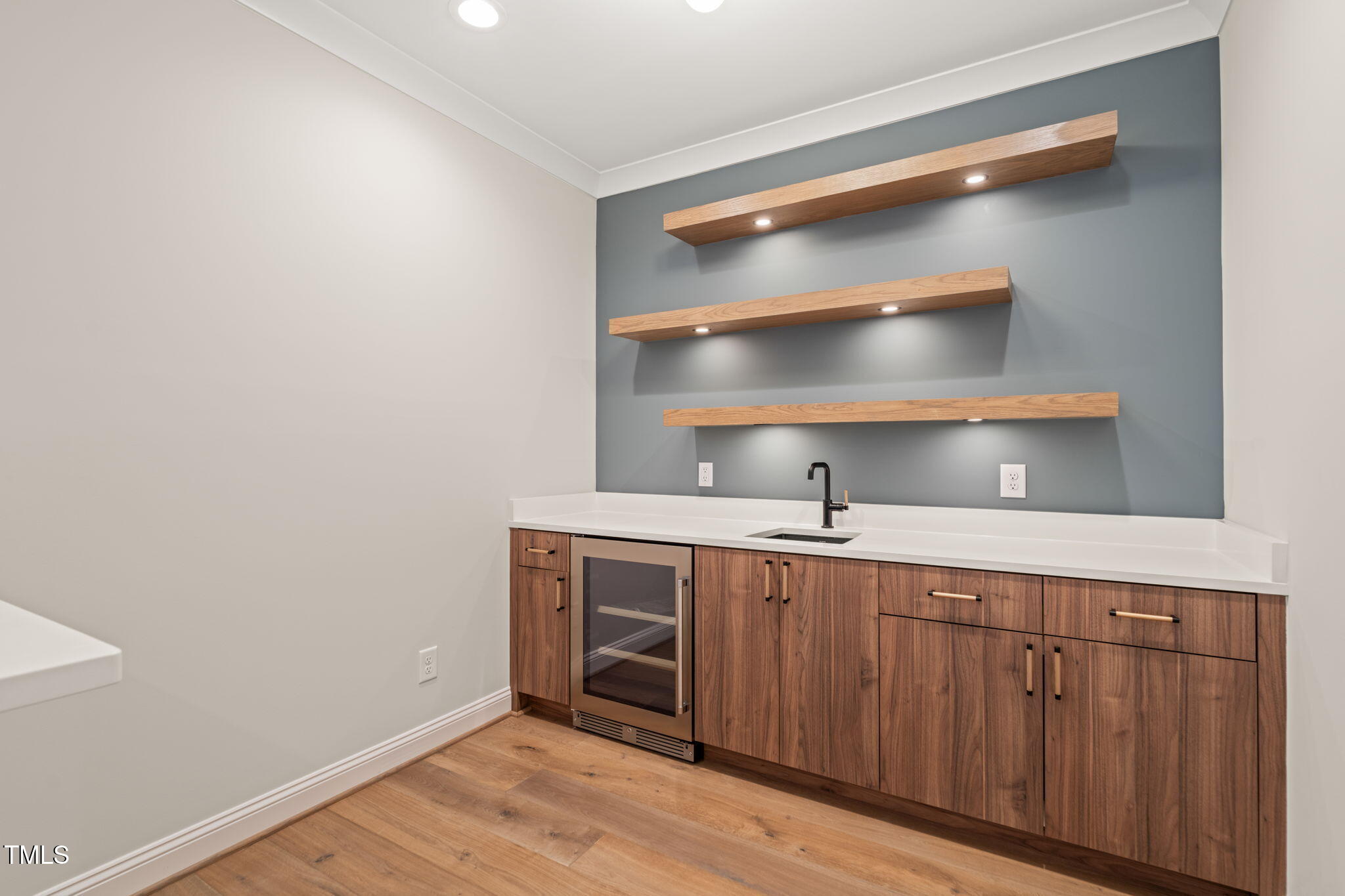 9004 Meadow Pointe Court