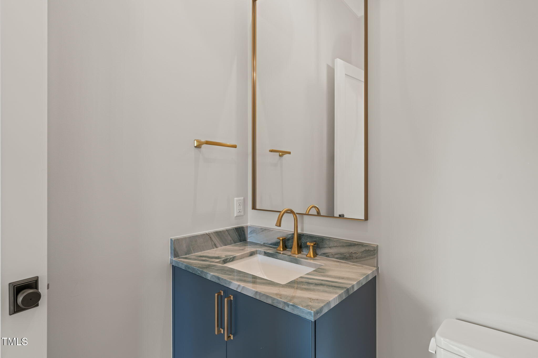 9004 Meadow Pointe Court