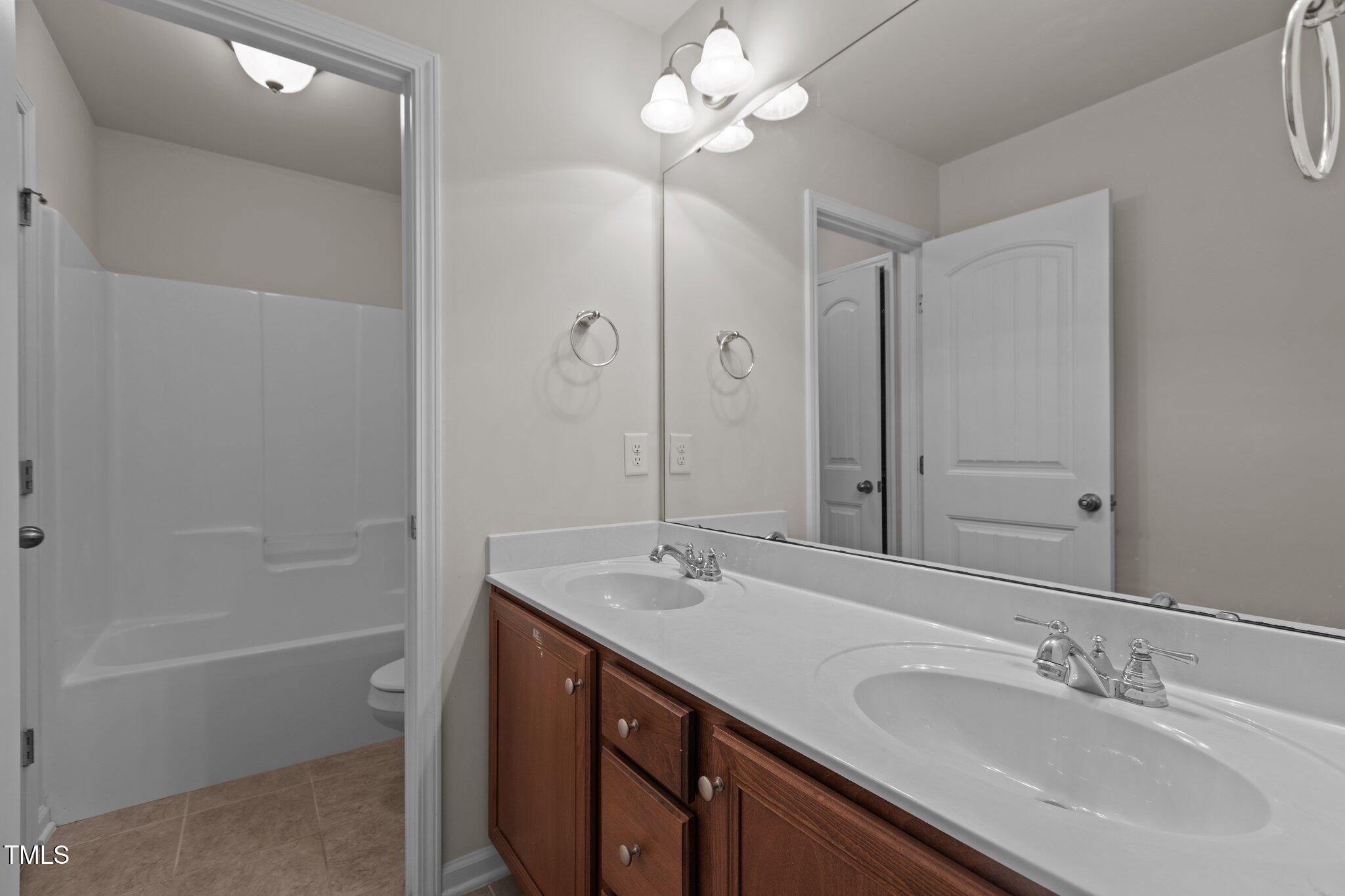 2082 Weston Green Loop Loop