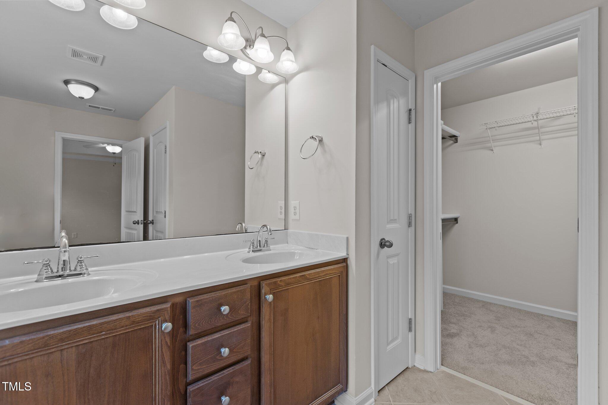 2082 Weston Green Loop Loop