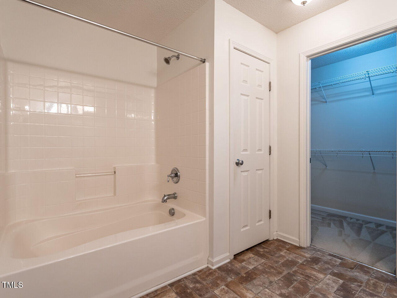 2826 Tulip Poplar Circle