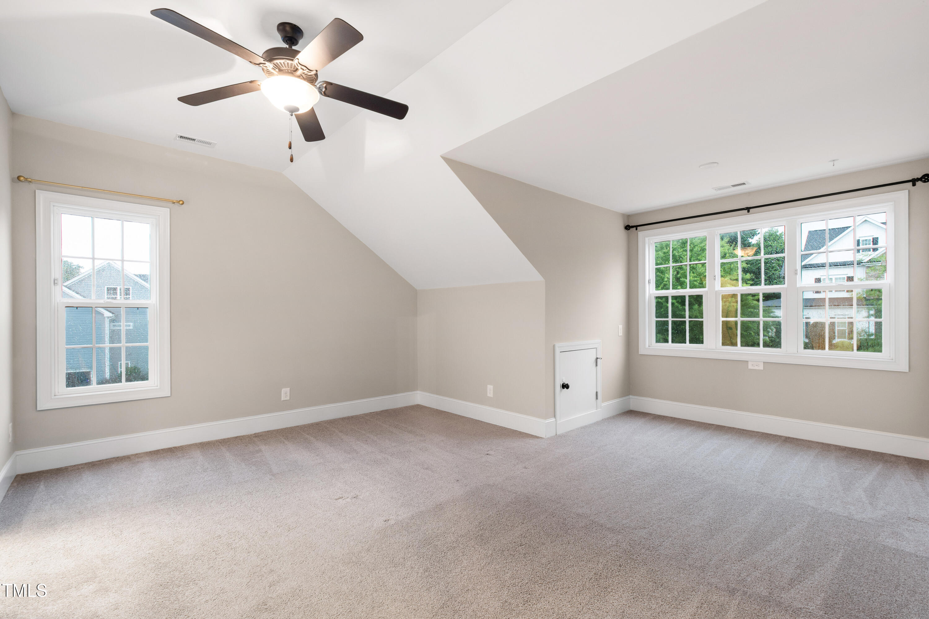 209 Sunset Bluffs Drive