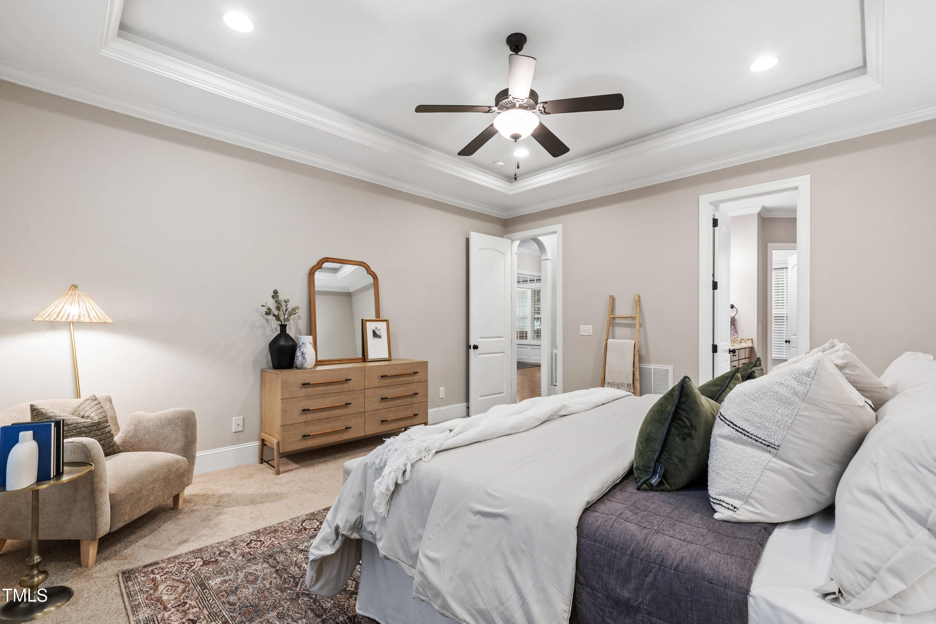 209 Sunset Bluffs Drive