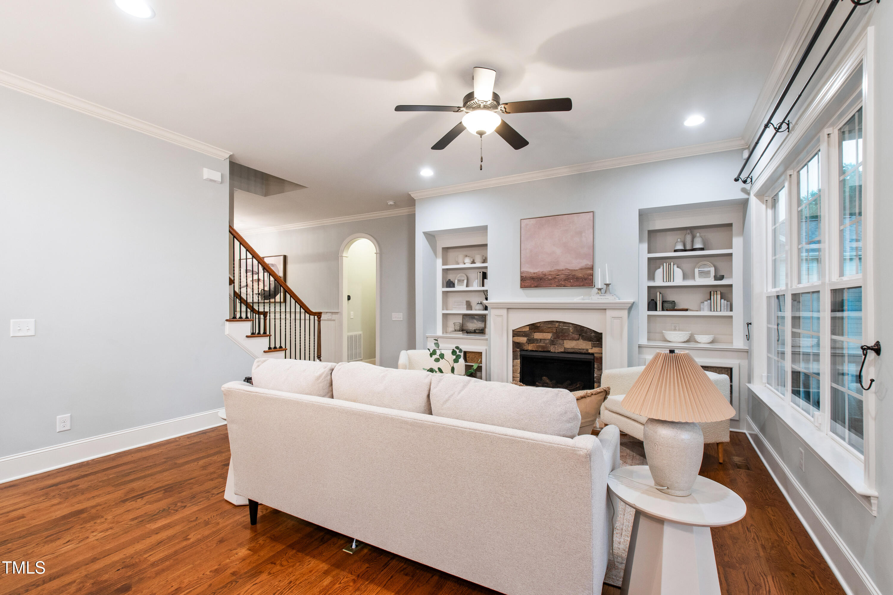 209 Sunset Bluffs Drive