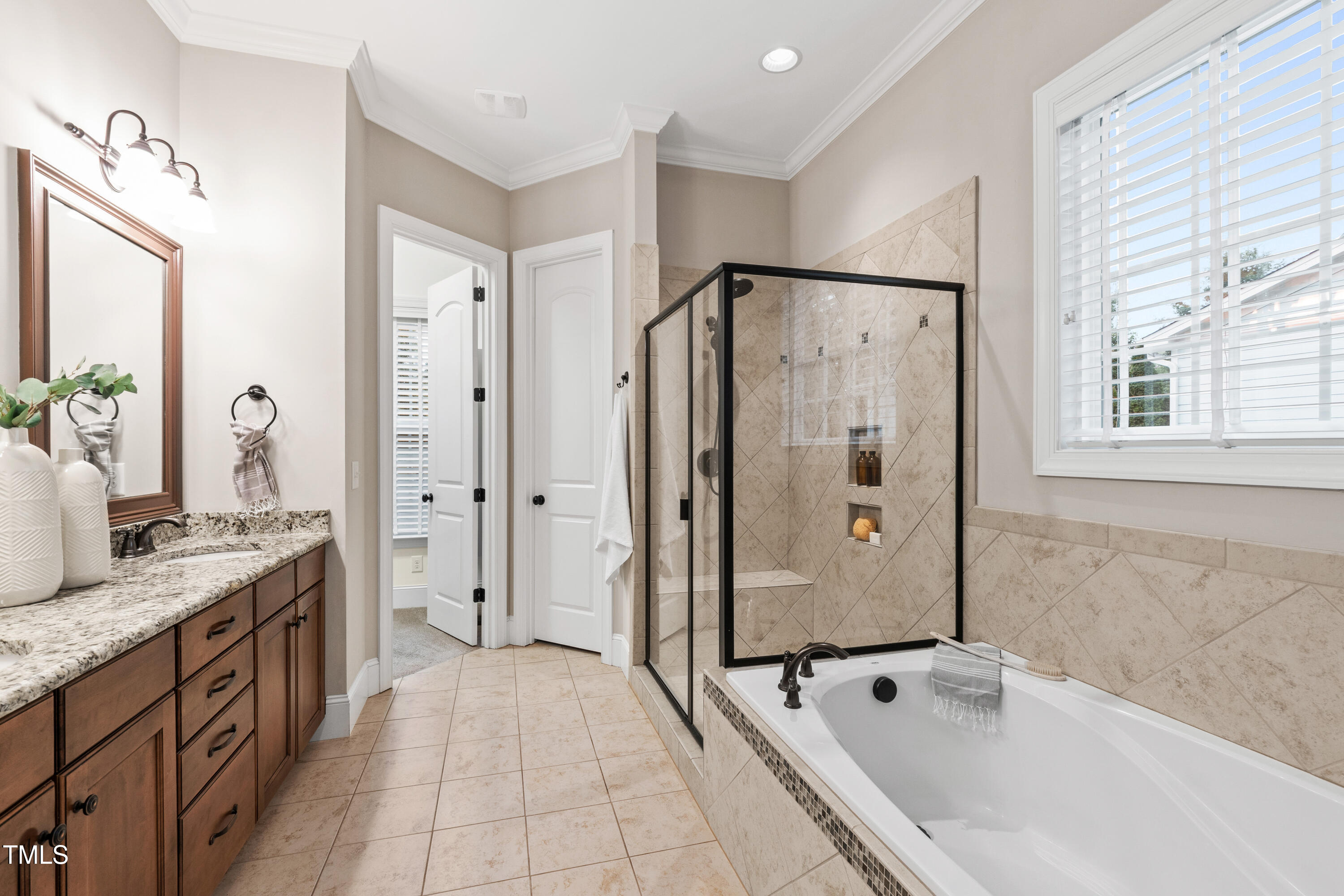 209 Sunset Bluffs Drive