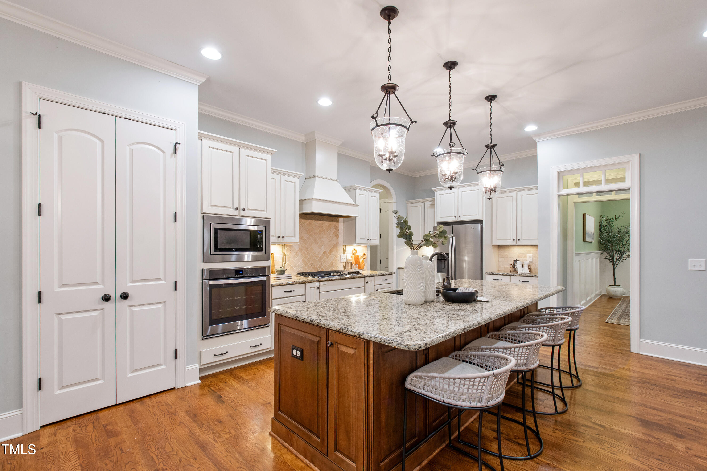 209 Sunset Bluffs Drive