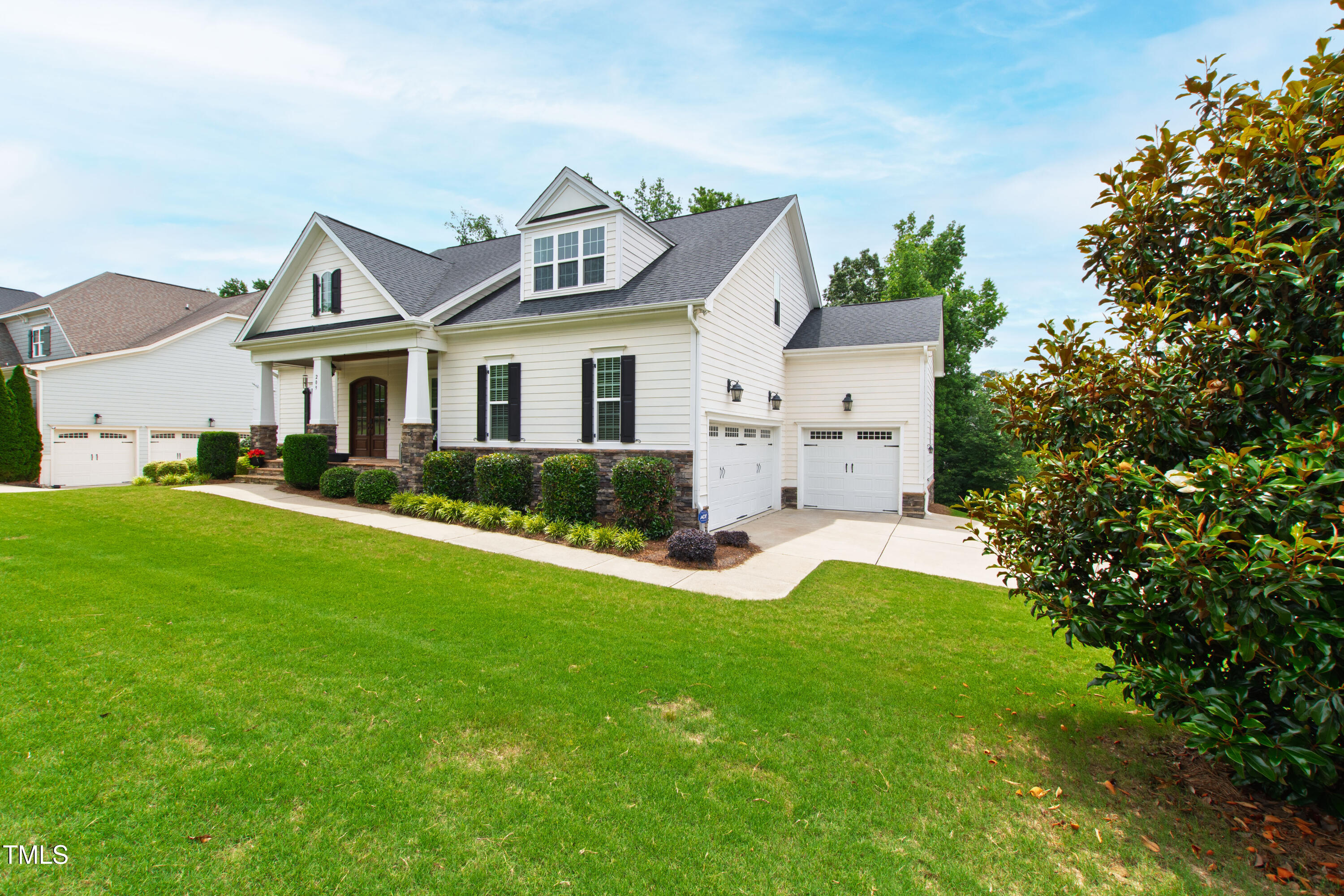209 Sunset Bluffs Drive