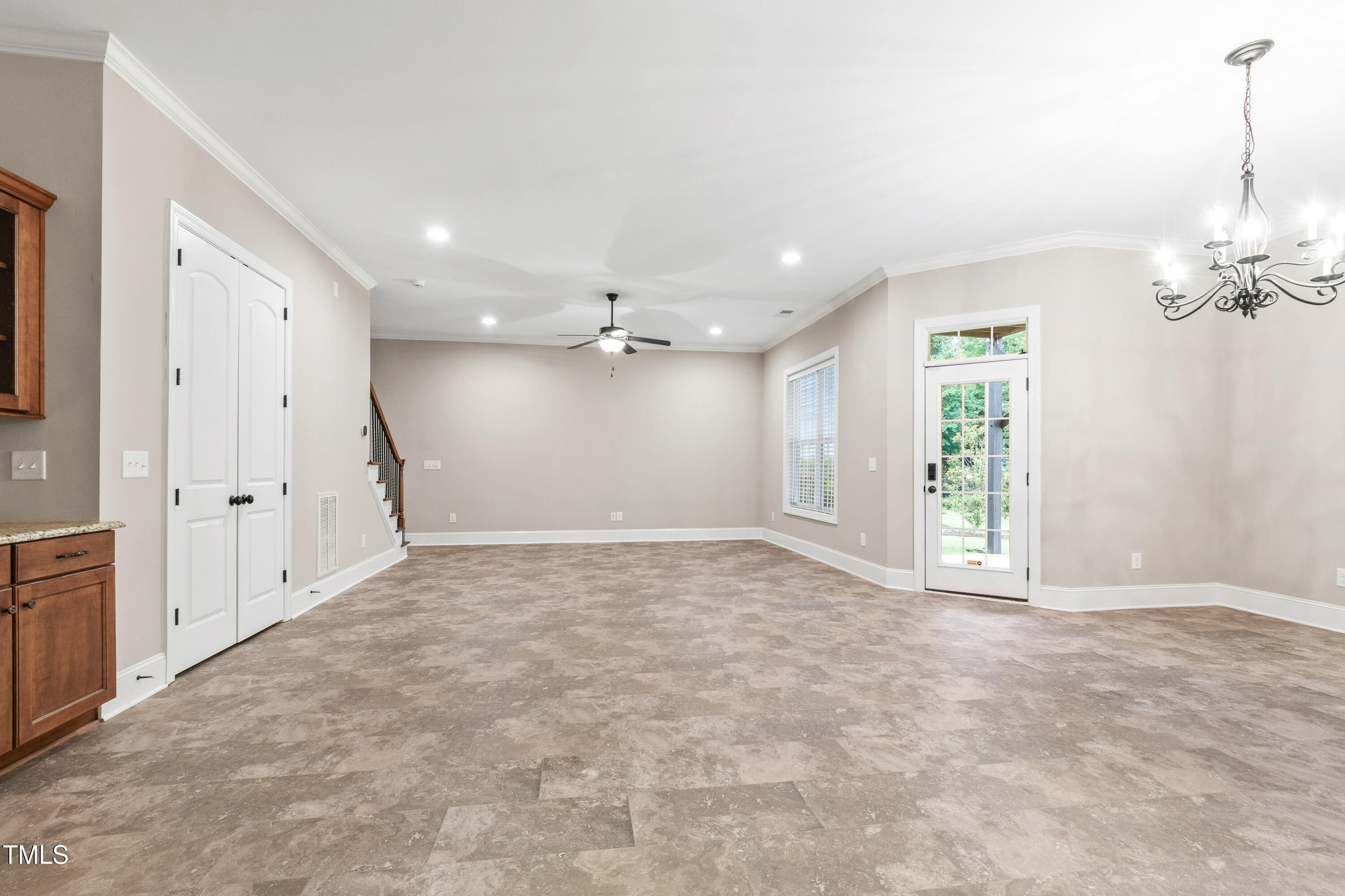 209 Sunset Bluffs Drive