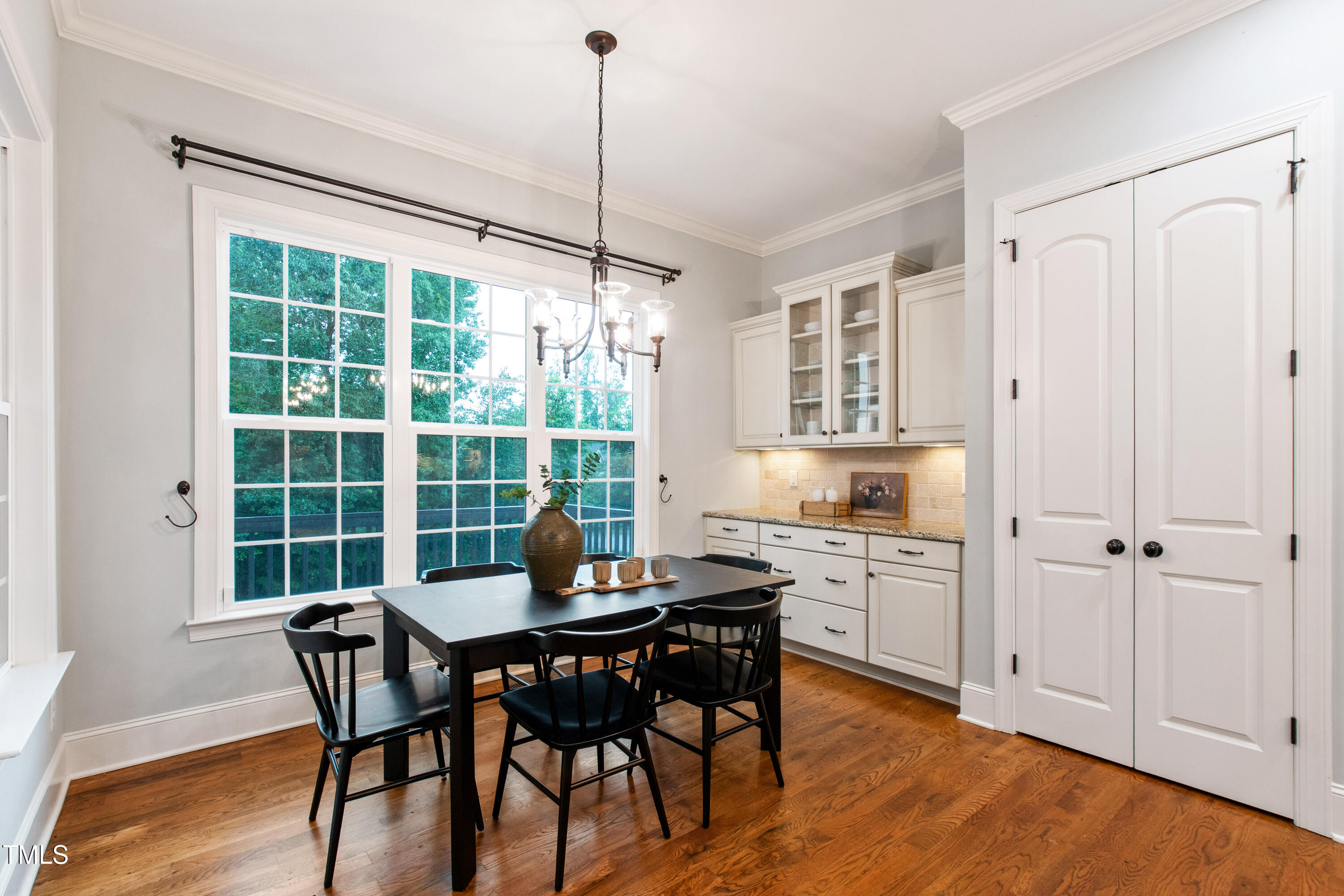 209 Sunset Bluffs Drive