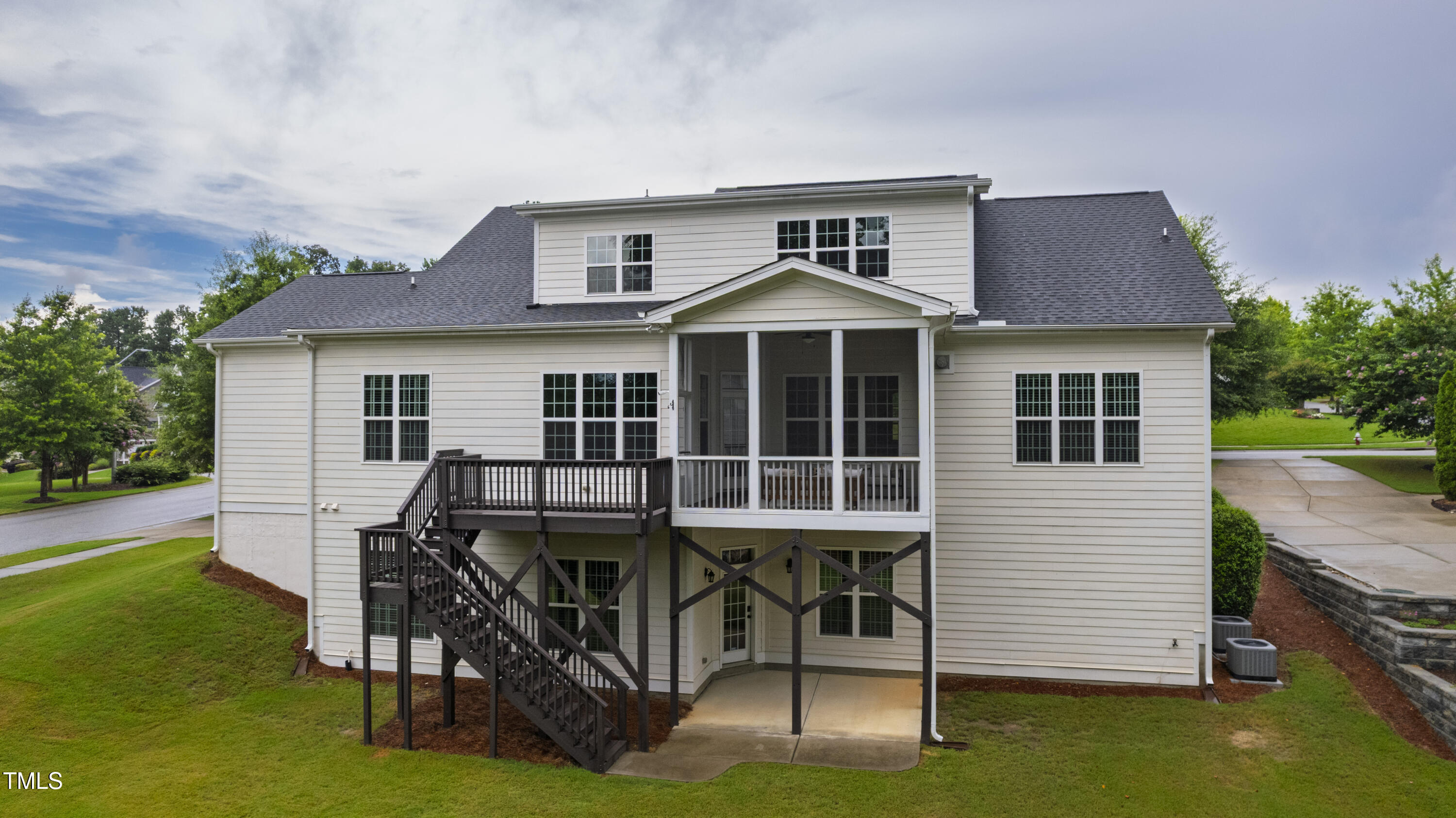 209 Sunset Bluffs Drive