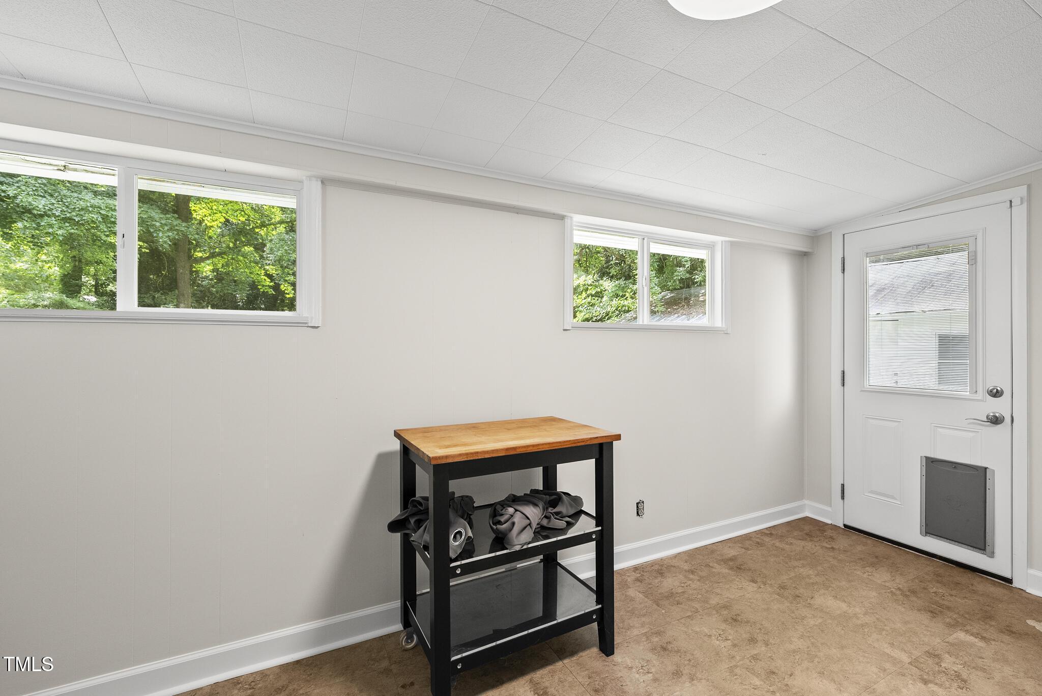 7 Meadowbrook Avenue