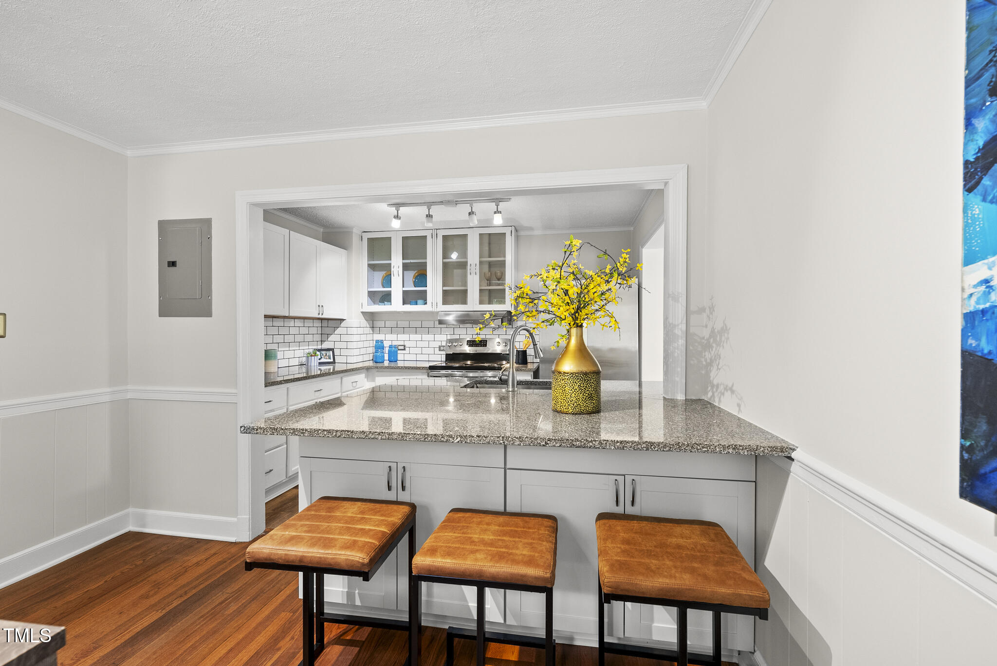 7 Meadowbrook Avenue
