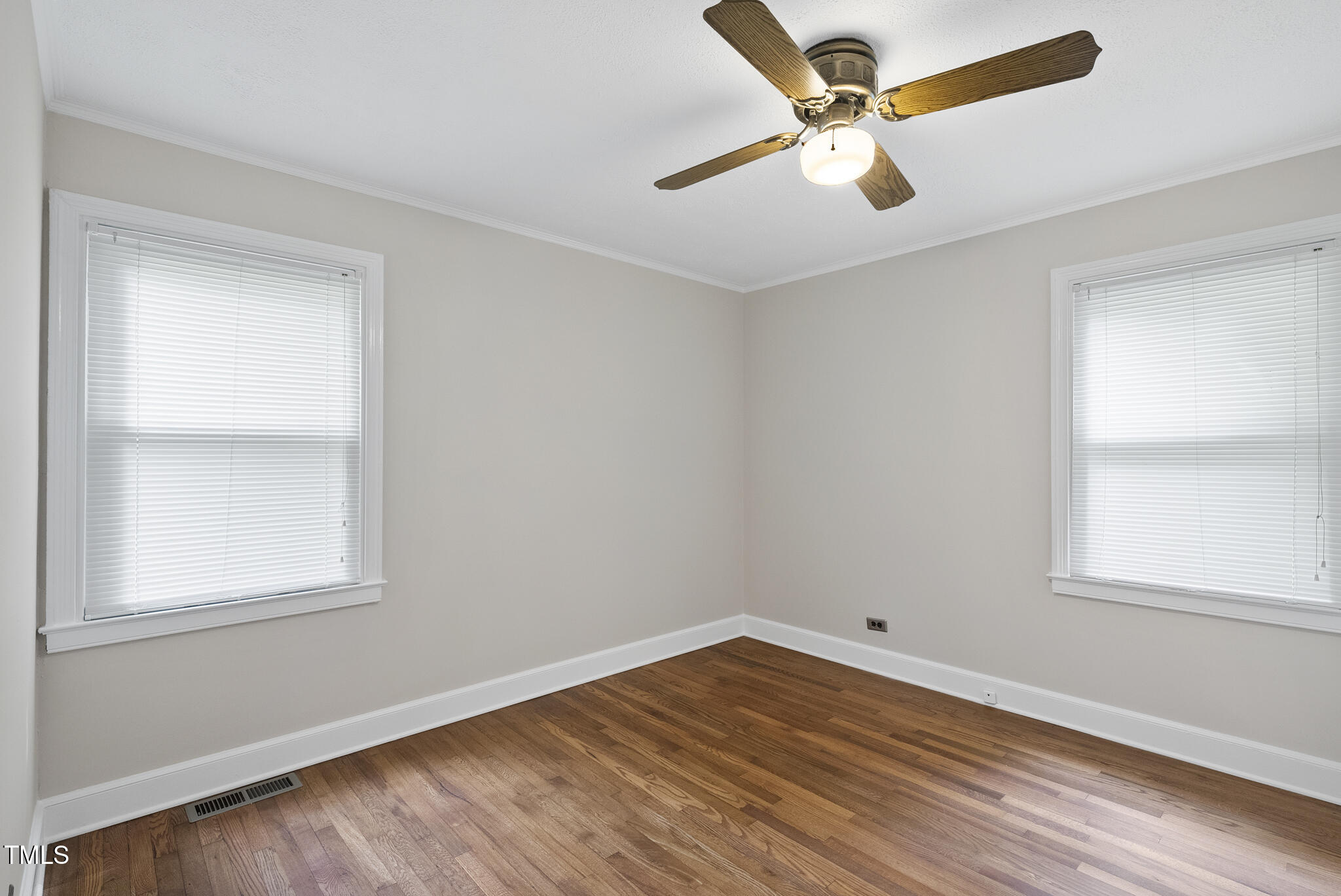 7 Meadowbrook Avenue