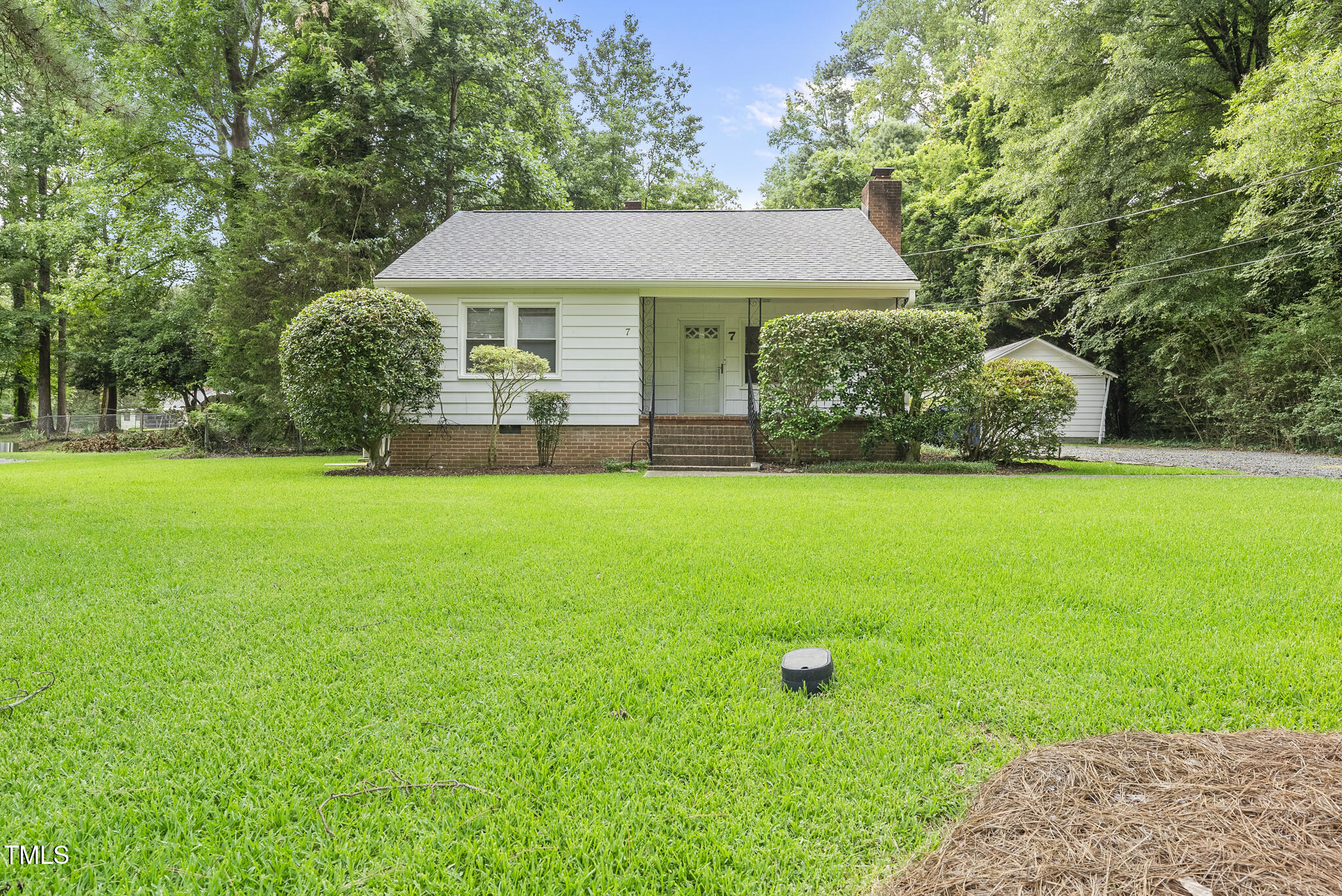 7 Meadowbrook Avenue