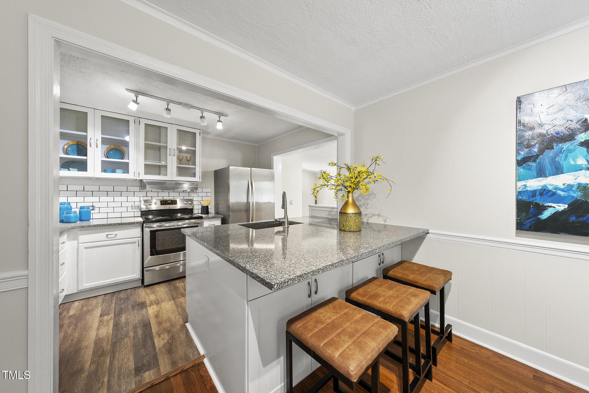 7 Meadowbrook Avenue