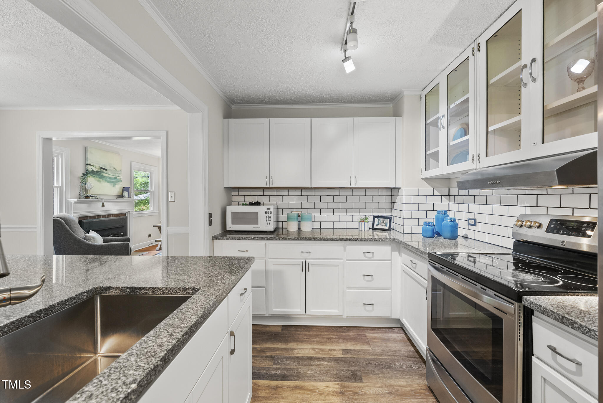 7 Meadowbrook Avenue
