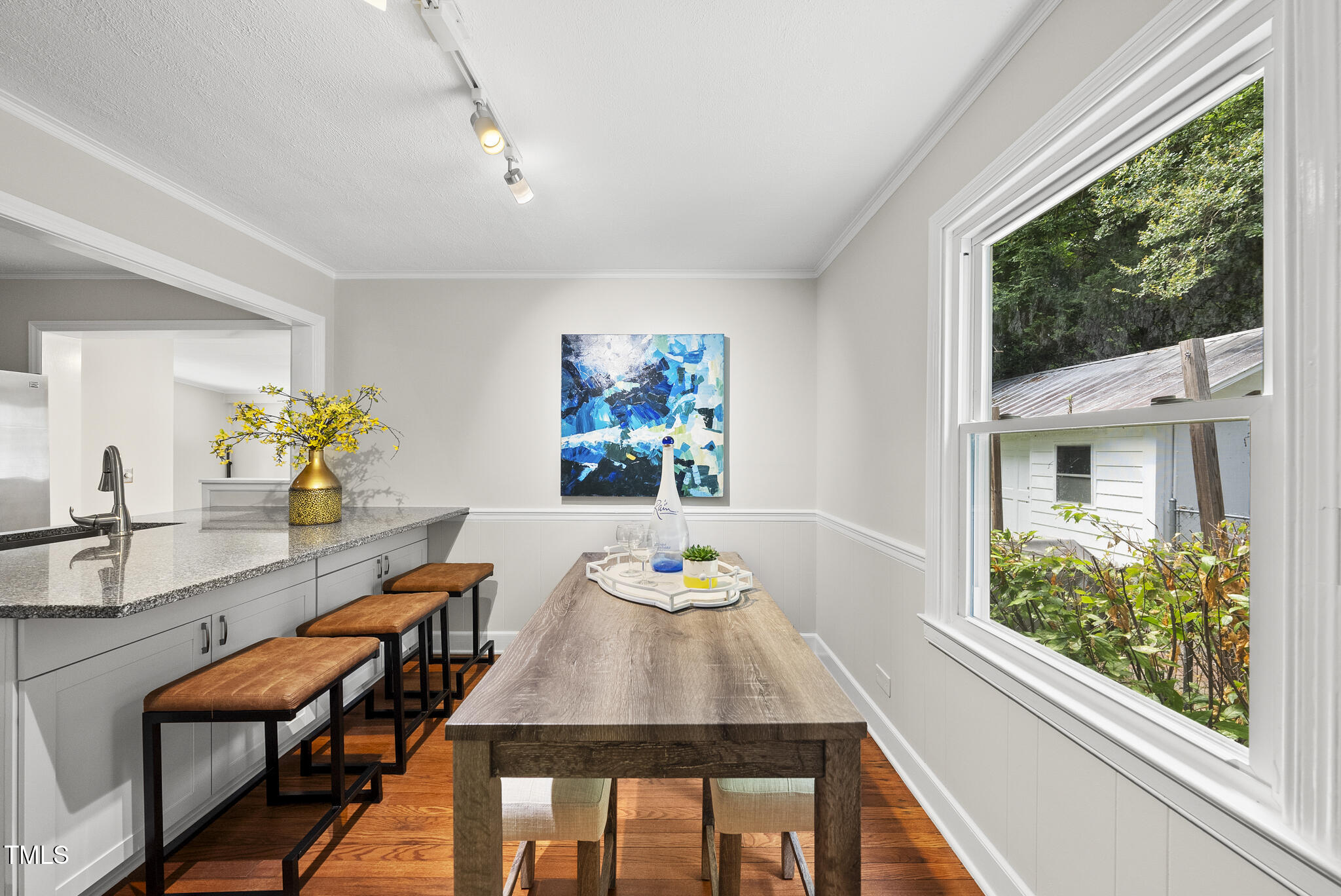 7 Meadowbrook Avenue