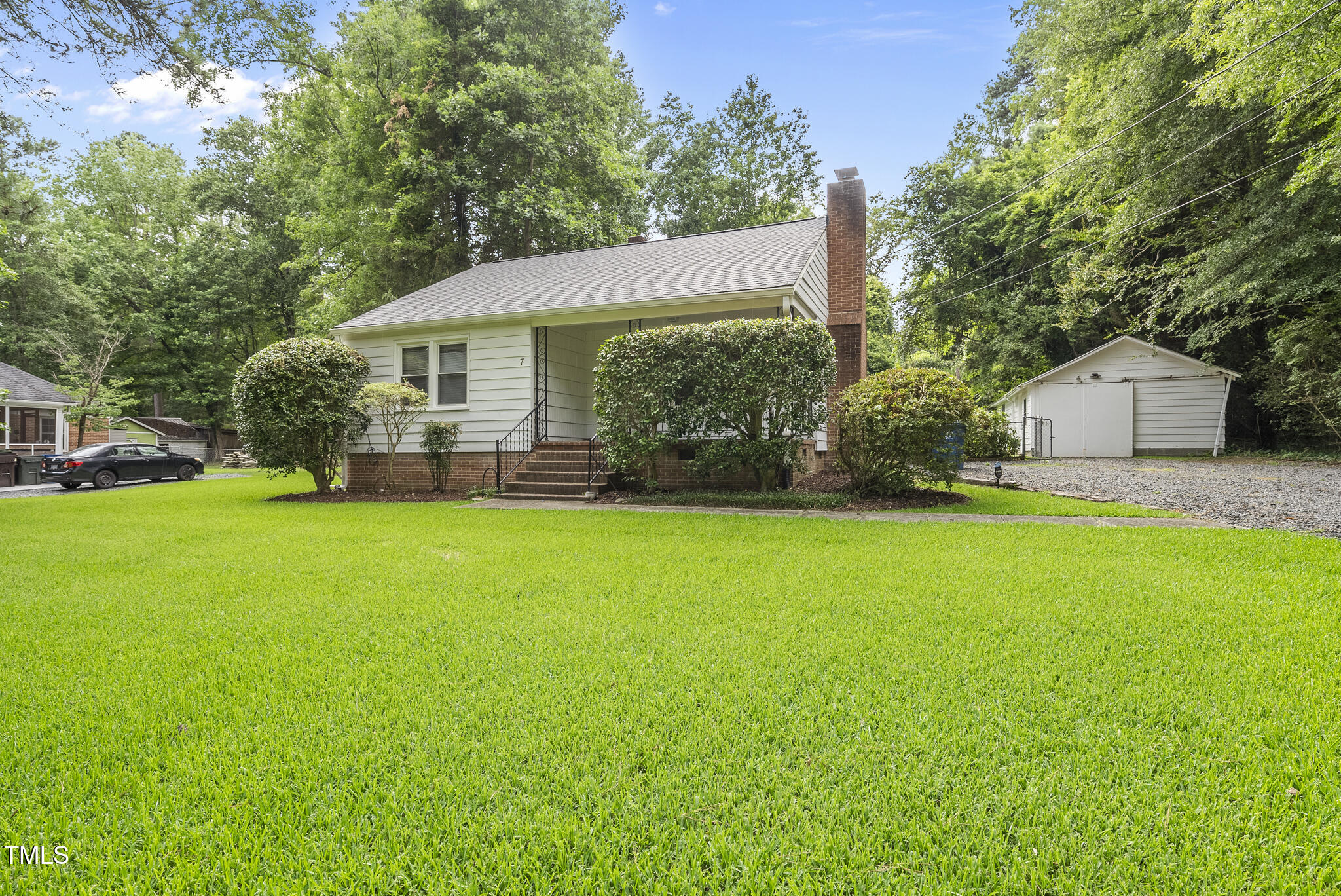7 Meadowbrook Avenue