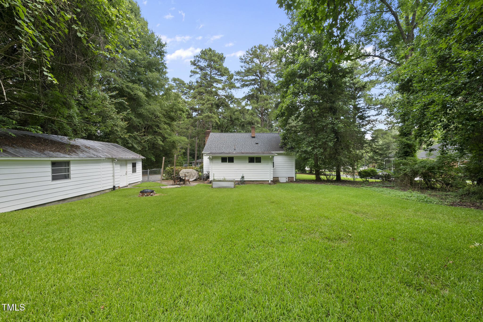 7 Meadowbrook Avenue