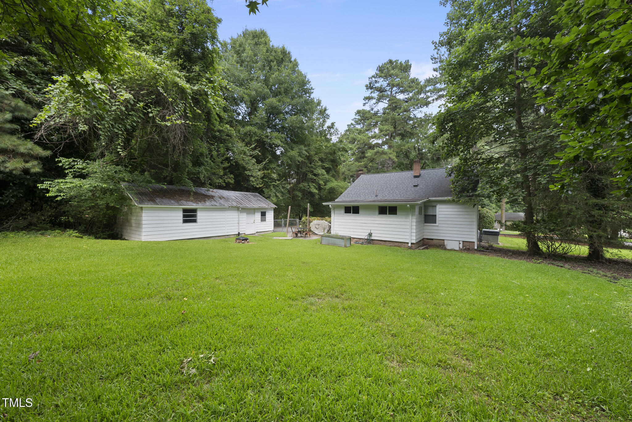 7 Meadowbrook Avenue