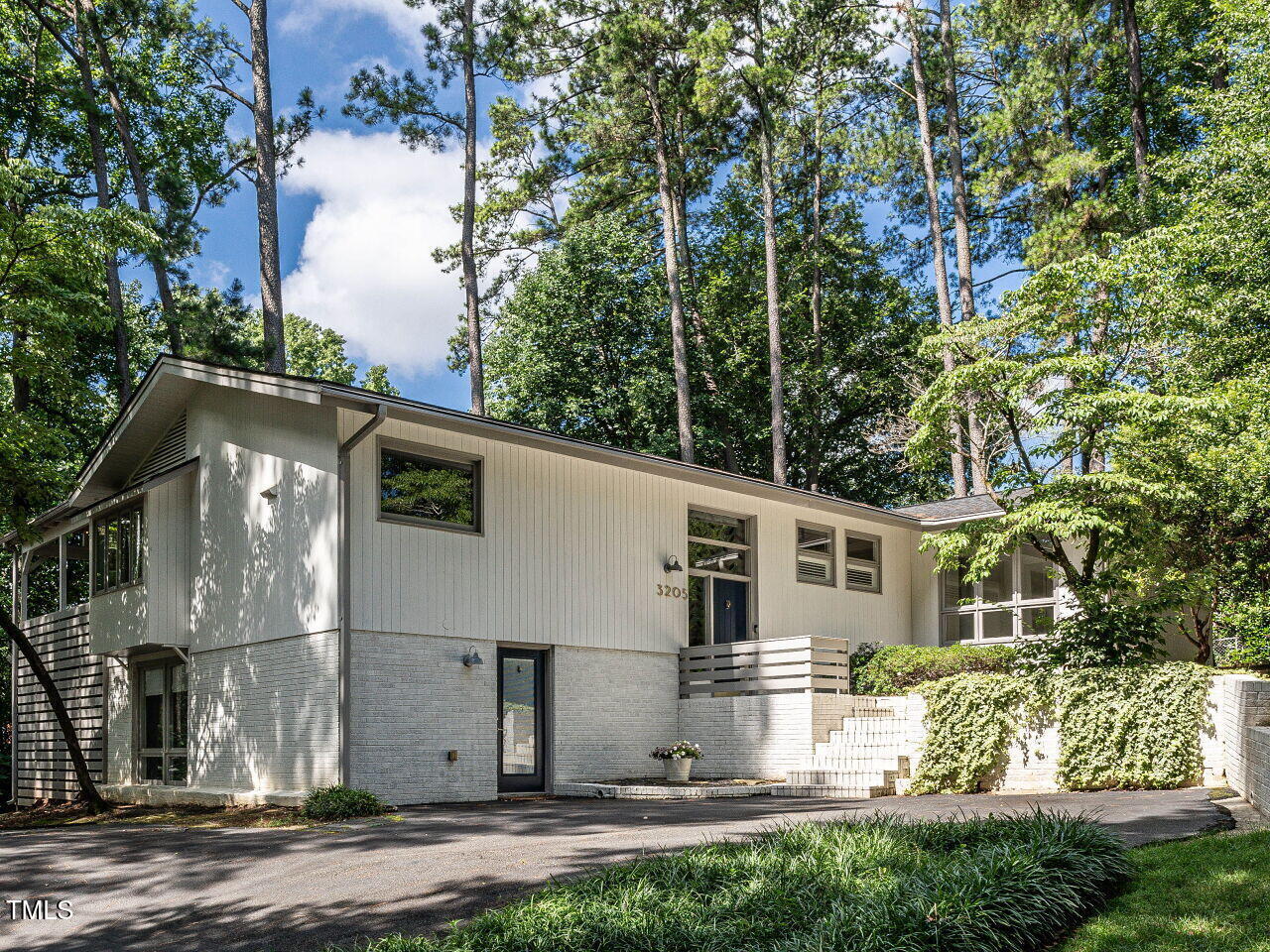 3205 Dell Drive