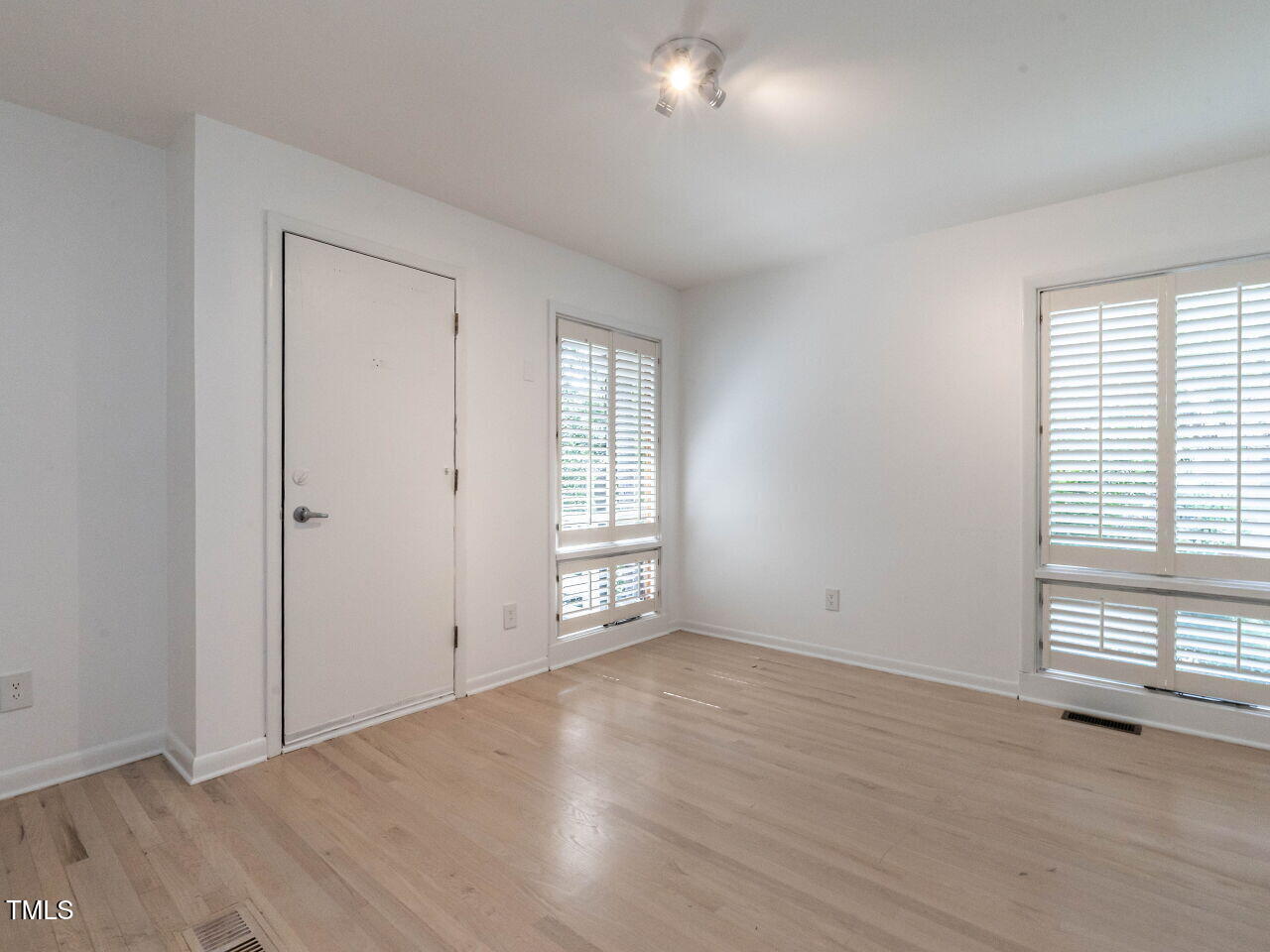 3205 Dell Drive