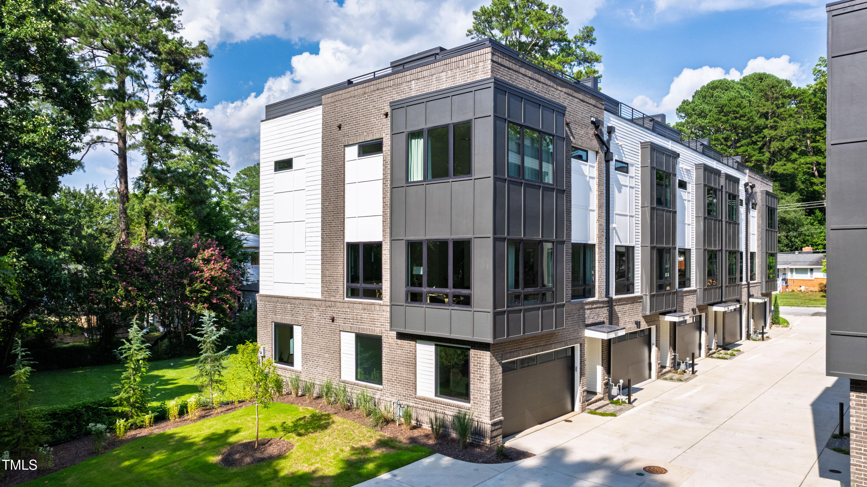 511 Edgecreek Court
