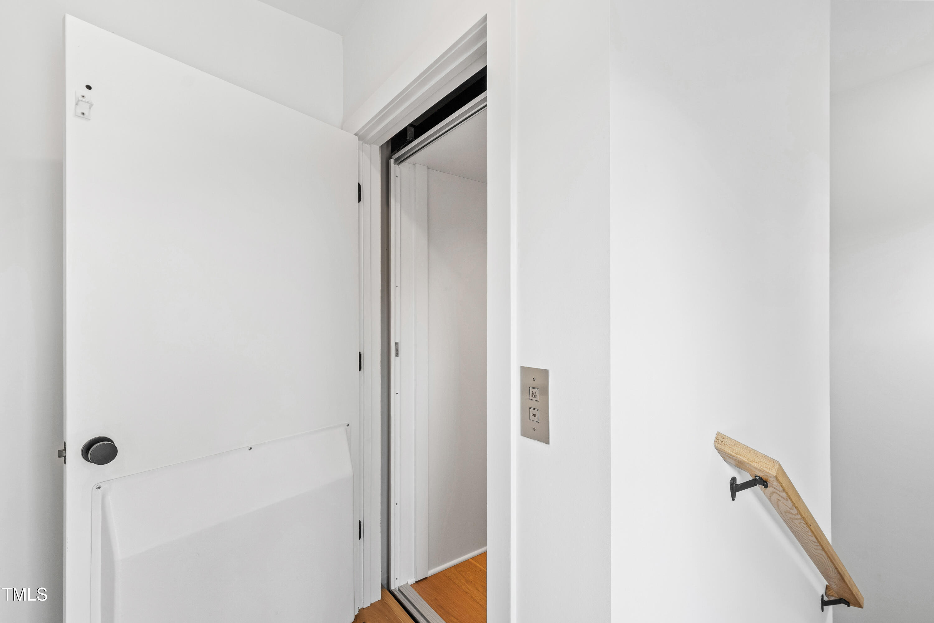 511 Edgecreek Court