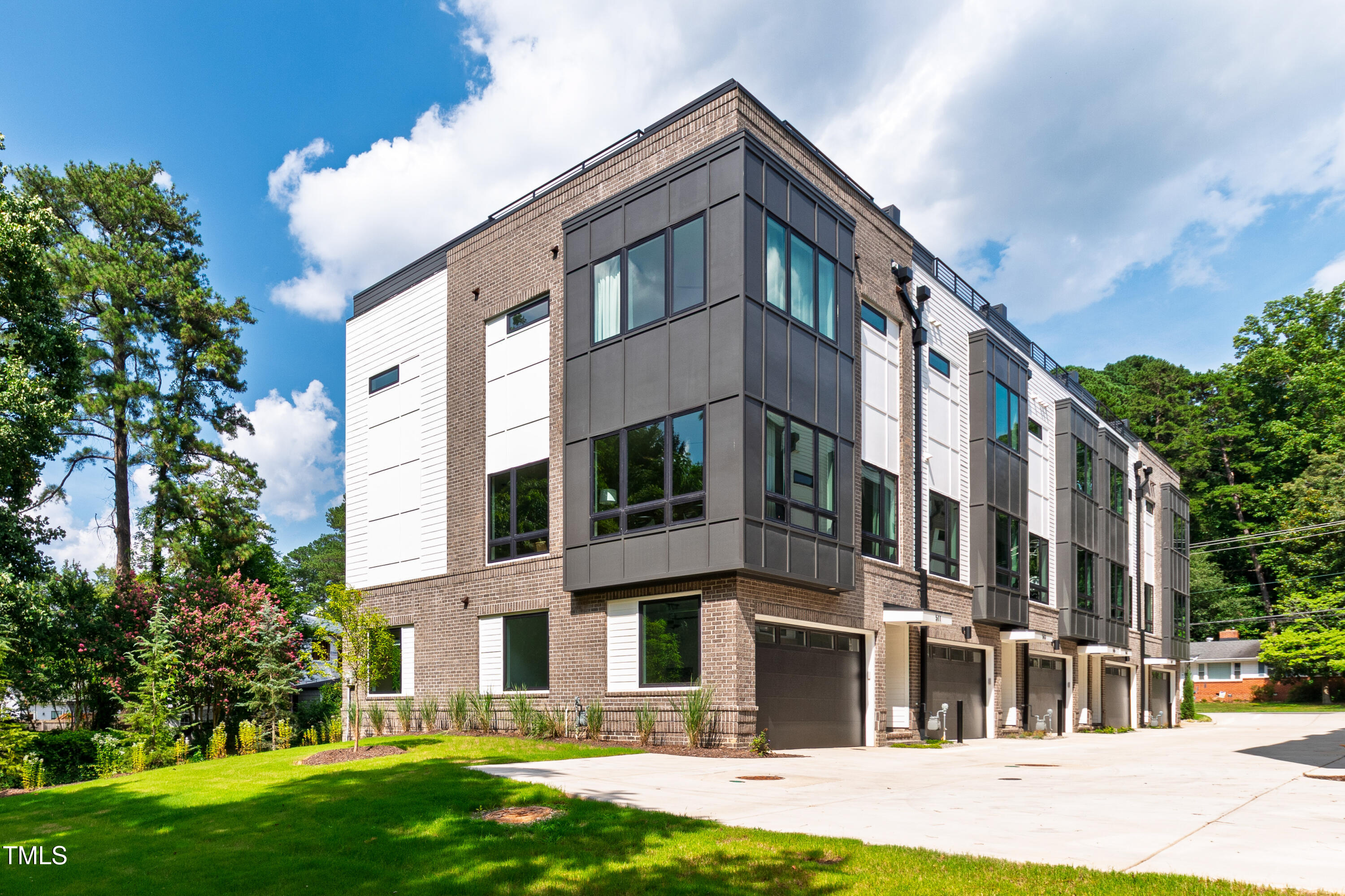 511 Edgecreek Court