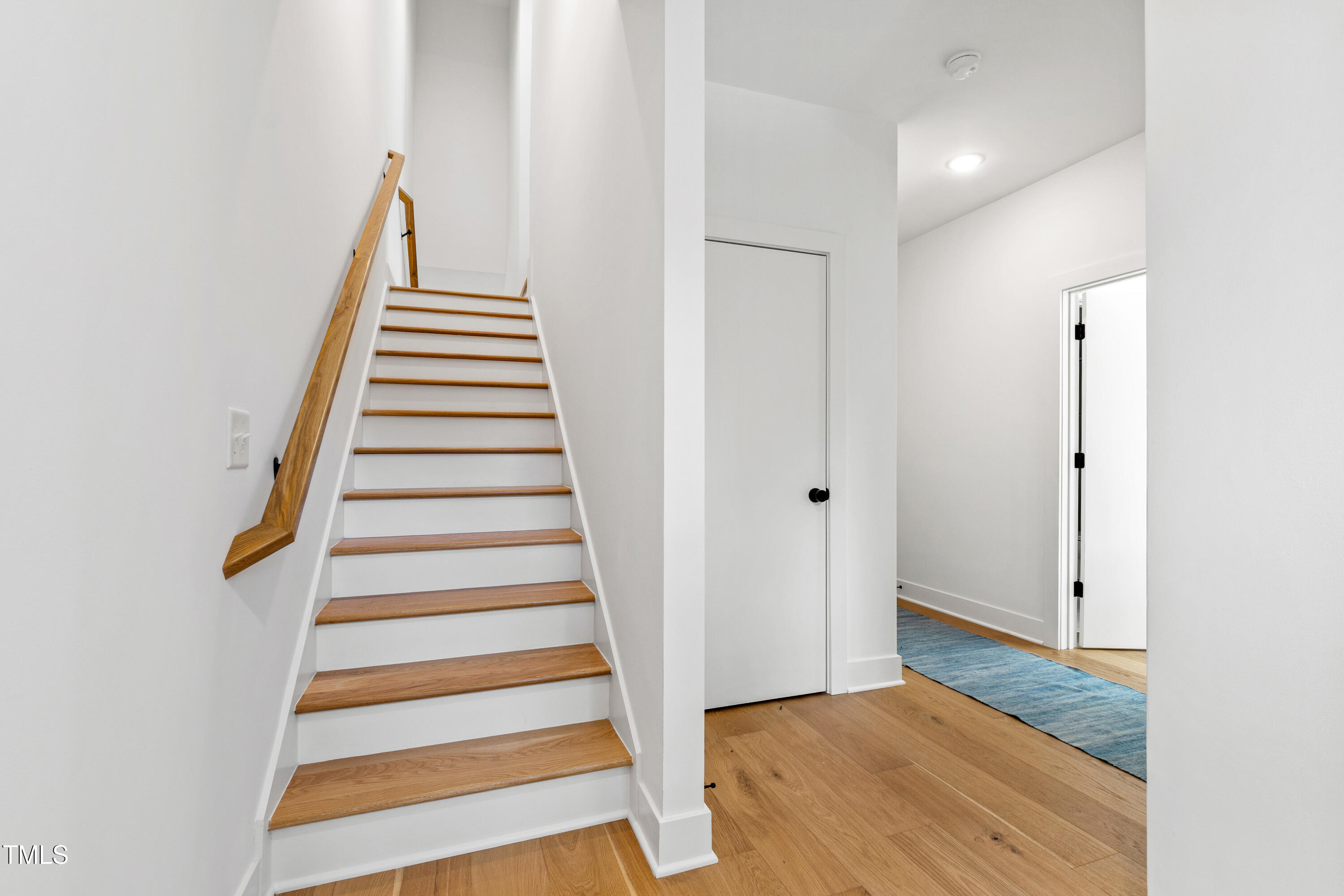 511 Edgecreek Court