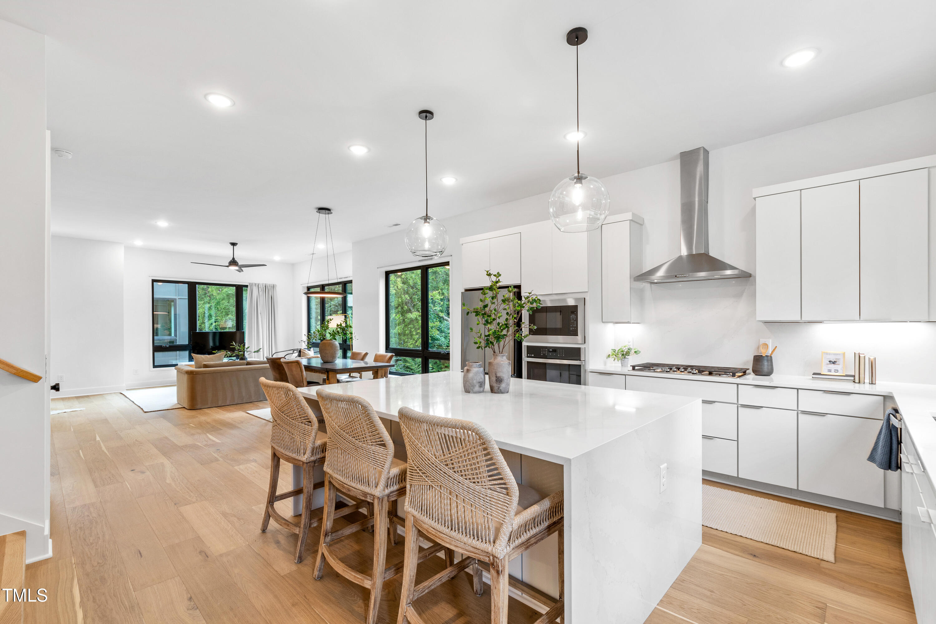 511 Edgecreek Court