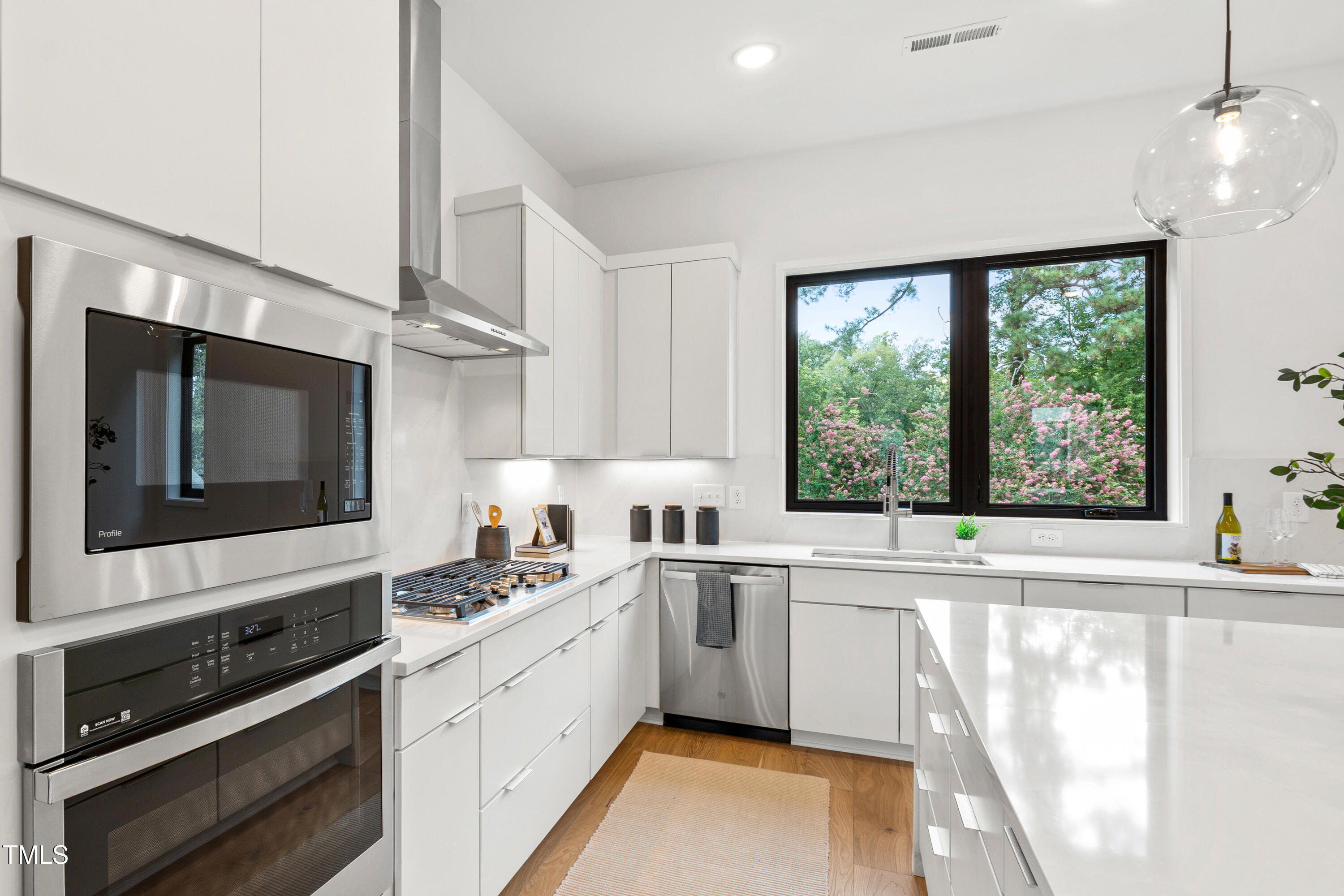 511 Edgecreek Court