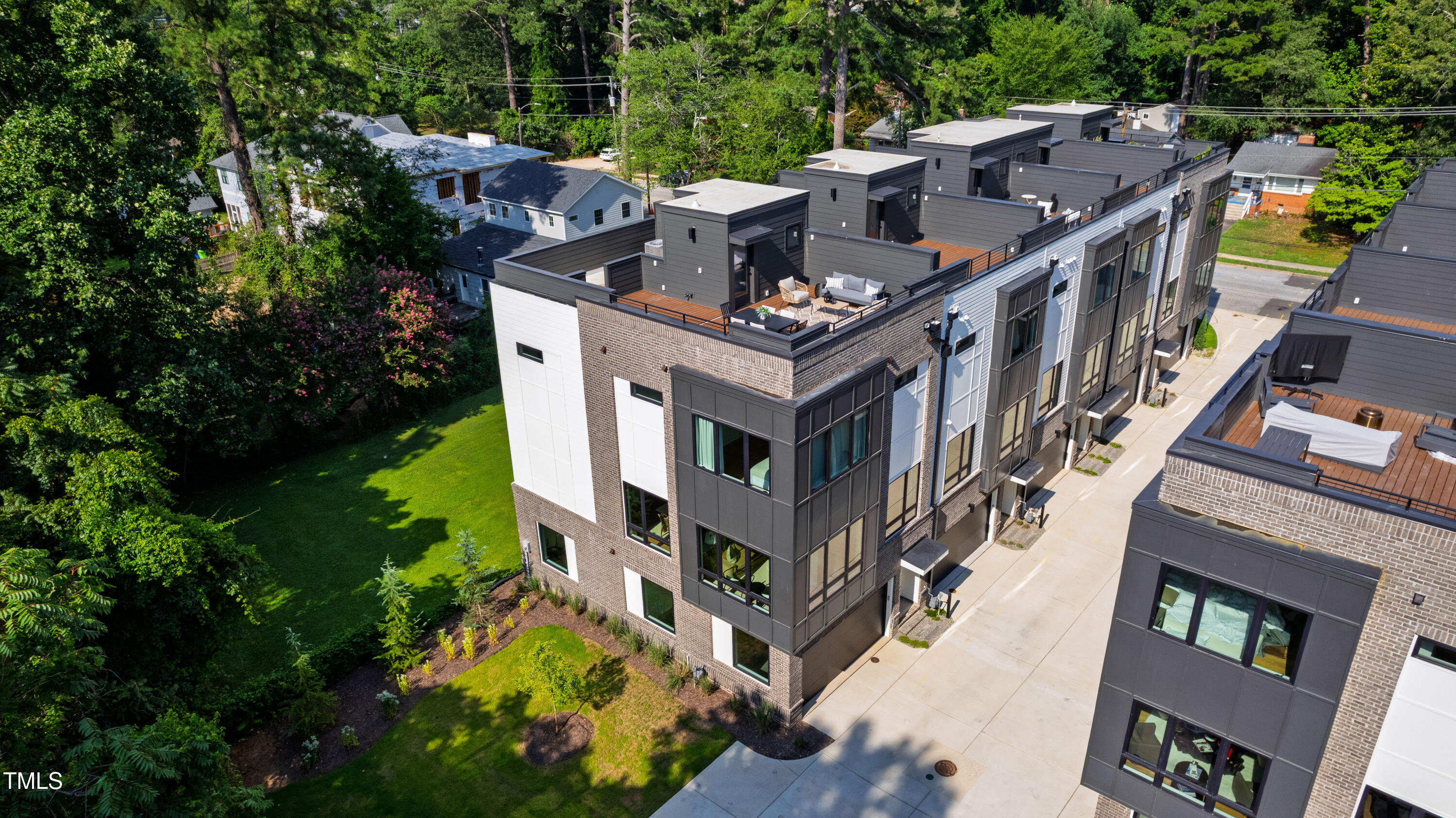 511 Edgecreek Court