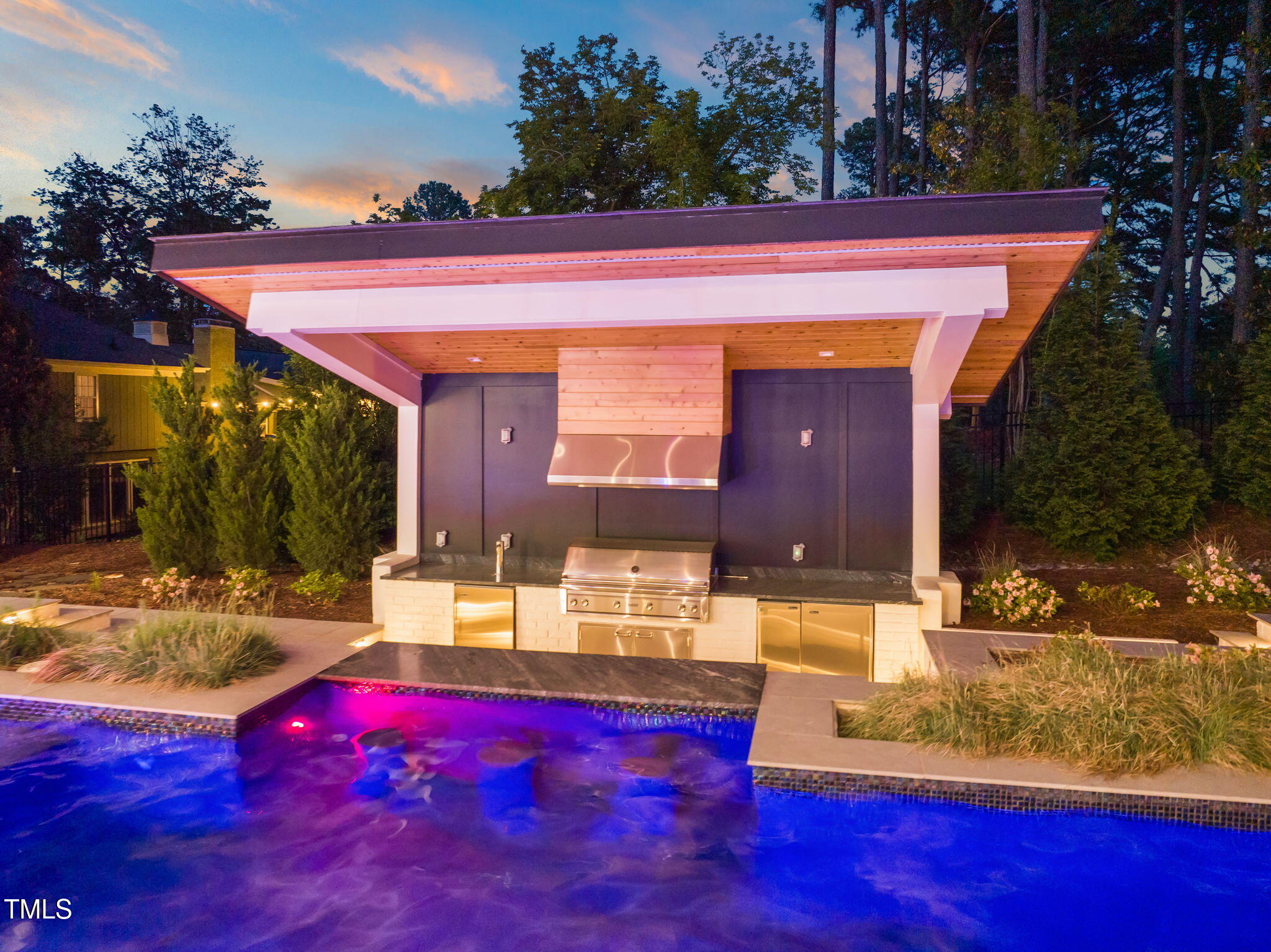 1616 Hunting Ridge Road