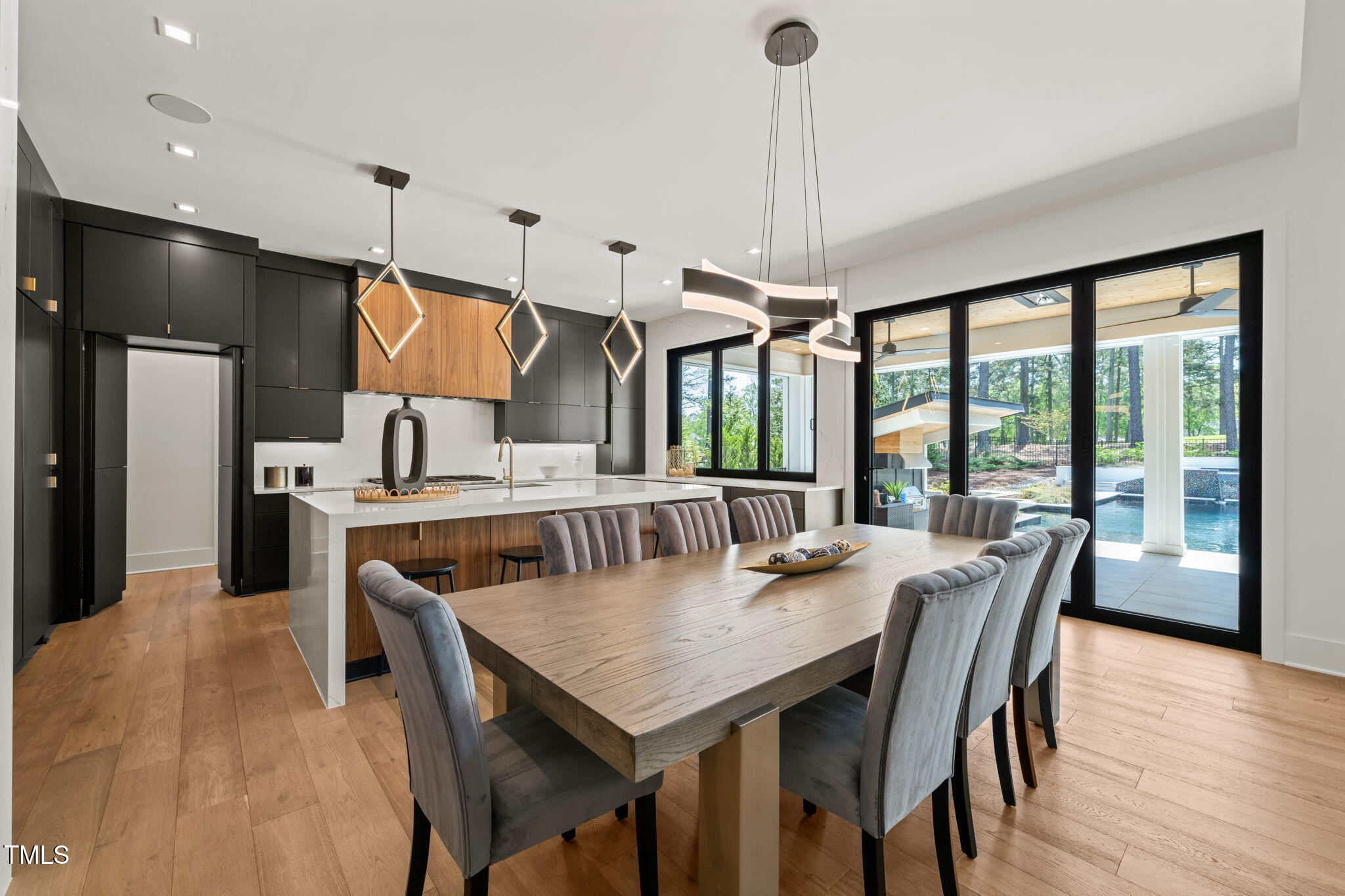 1616 Hunting Ridge Road