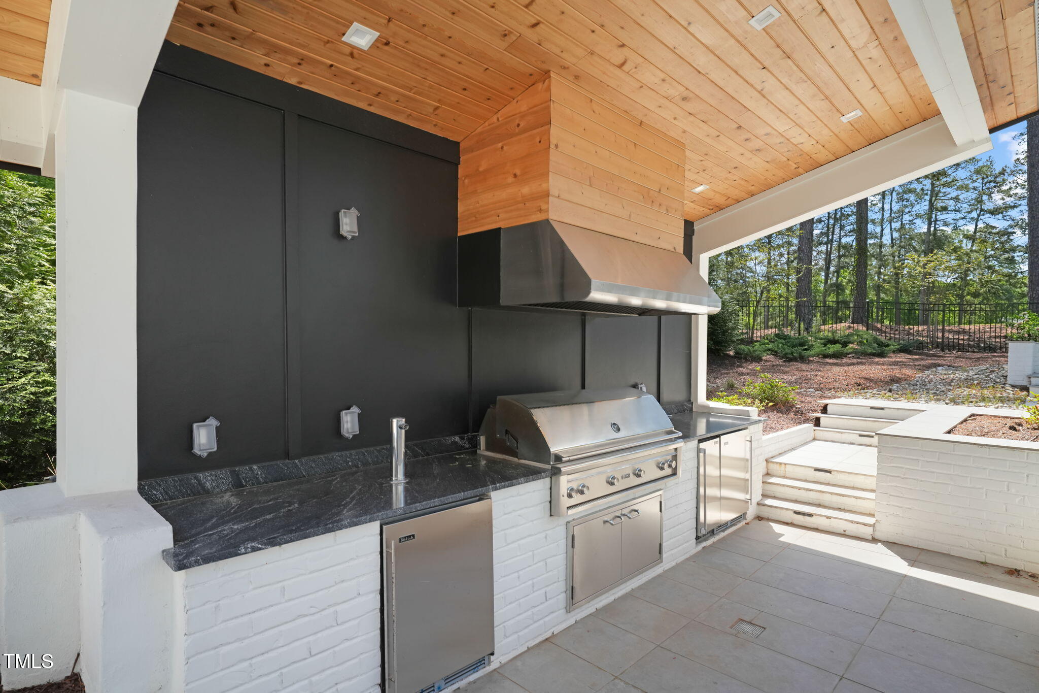 1616 Hunting Ridge Road