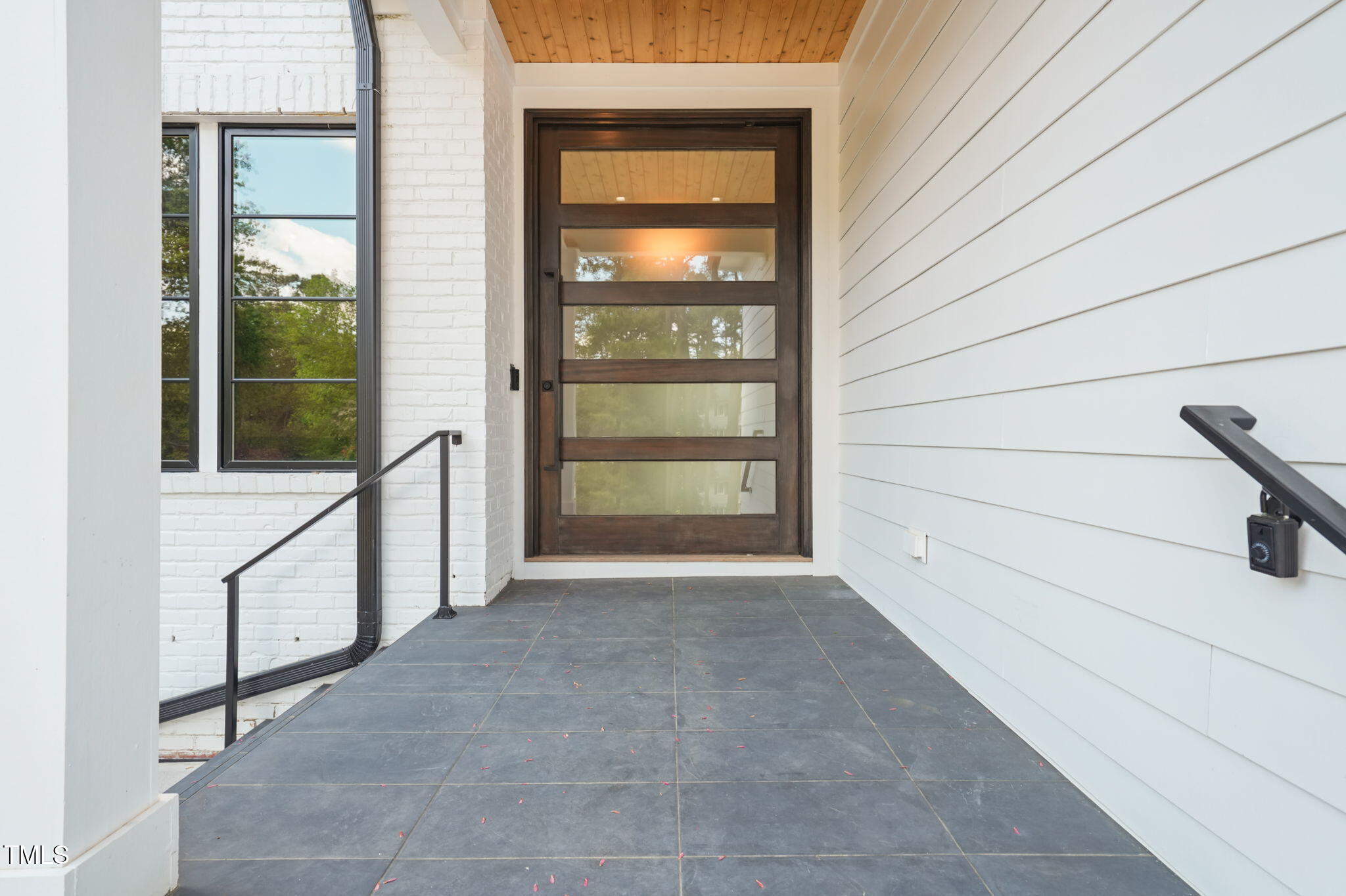 1616 Hunting Ridge Road