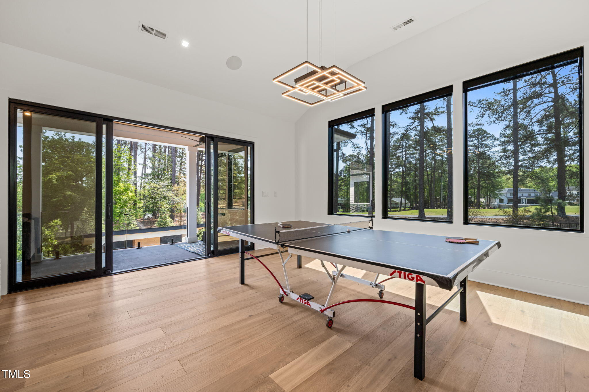 1616 Hunting Ridge Road