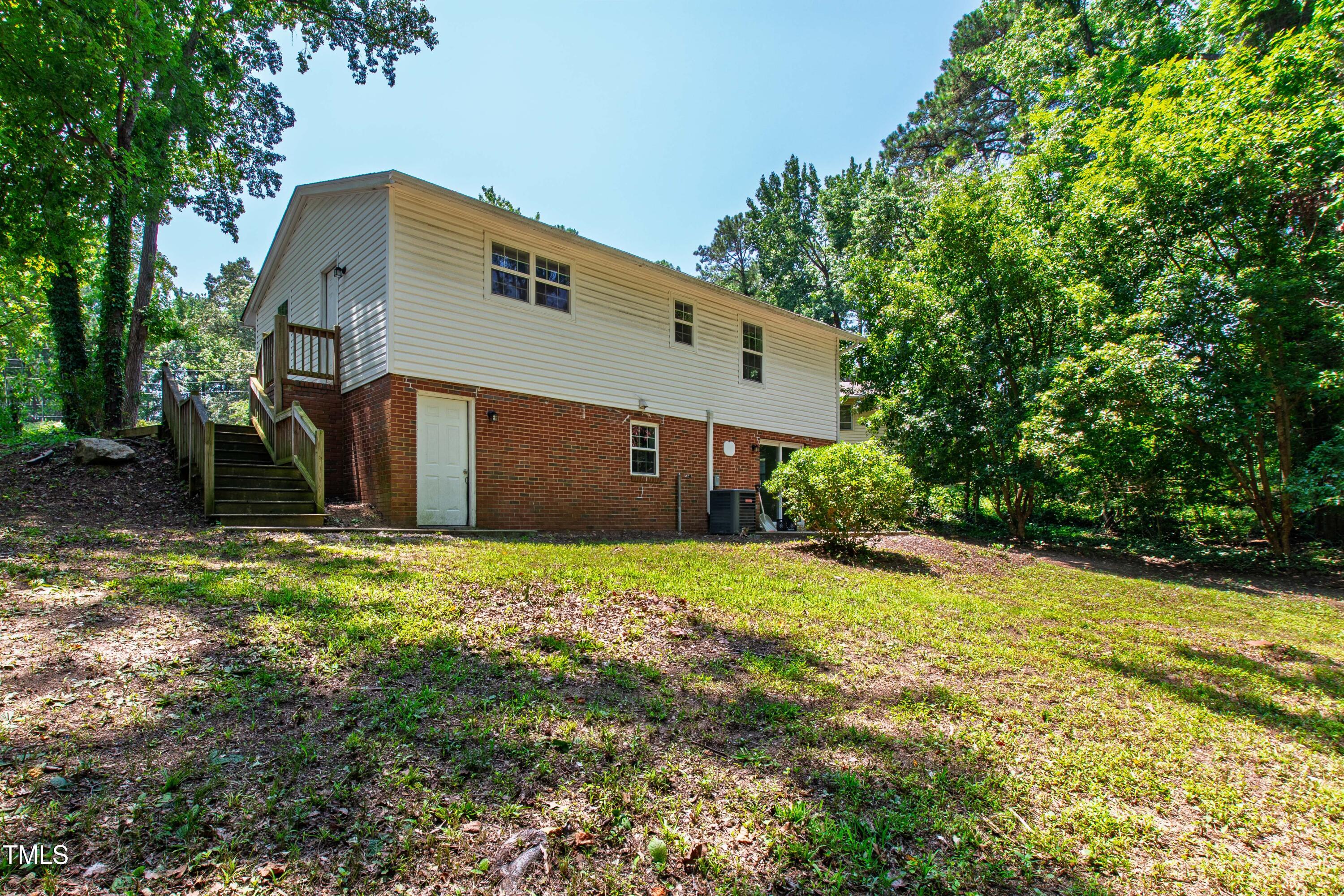 612 Essington Place