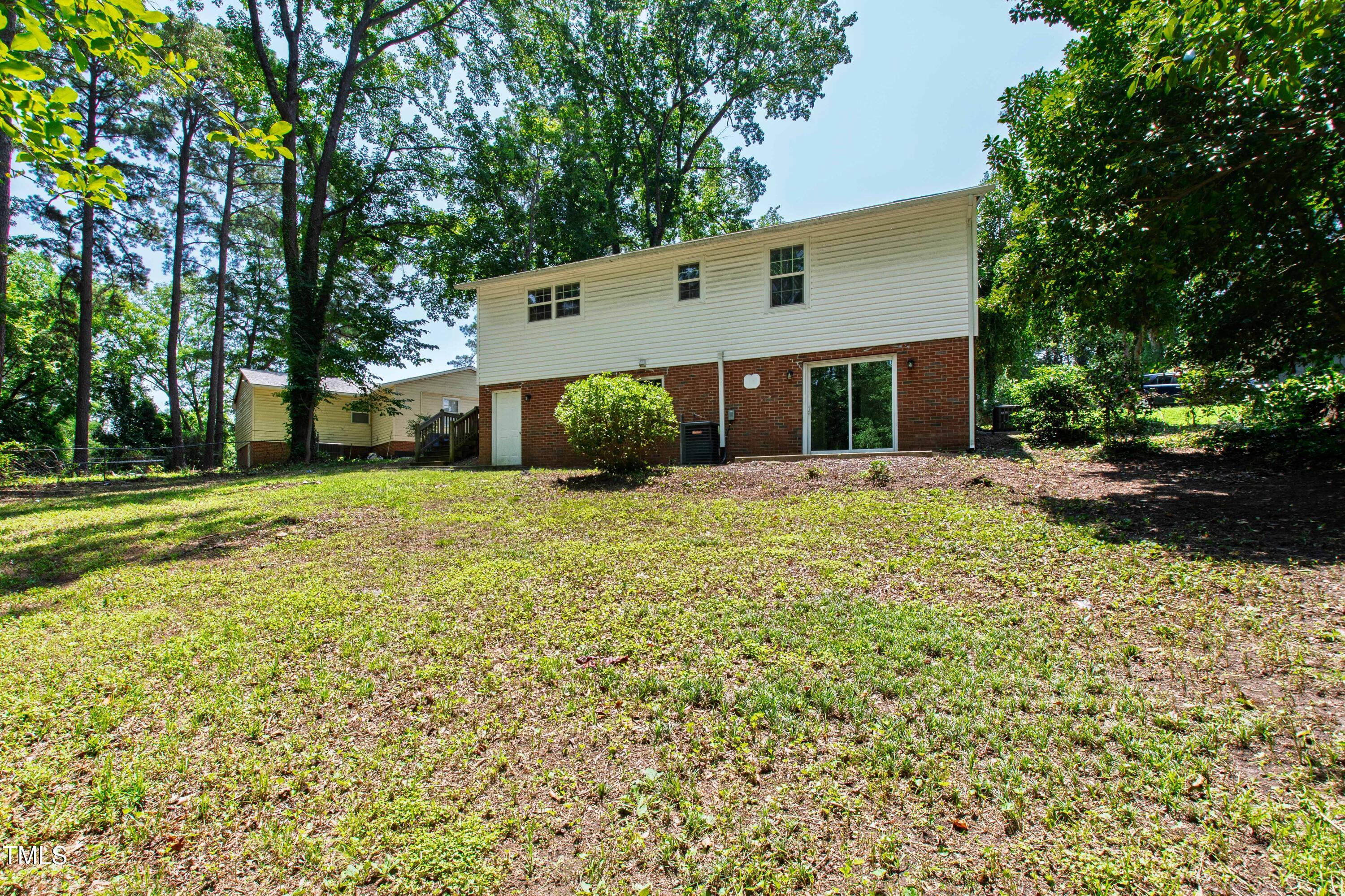 612 Essington Place