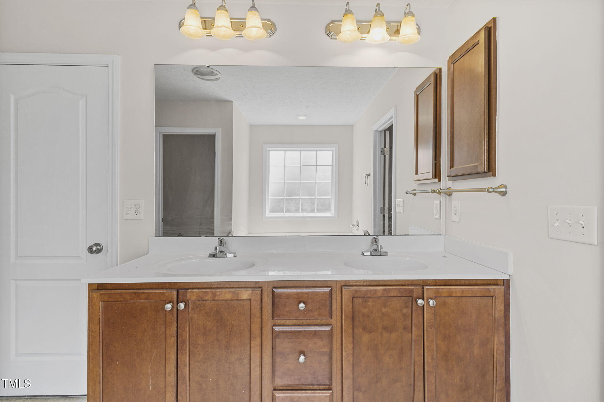 2153 Hunting Bow Drive