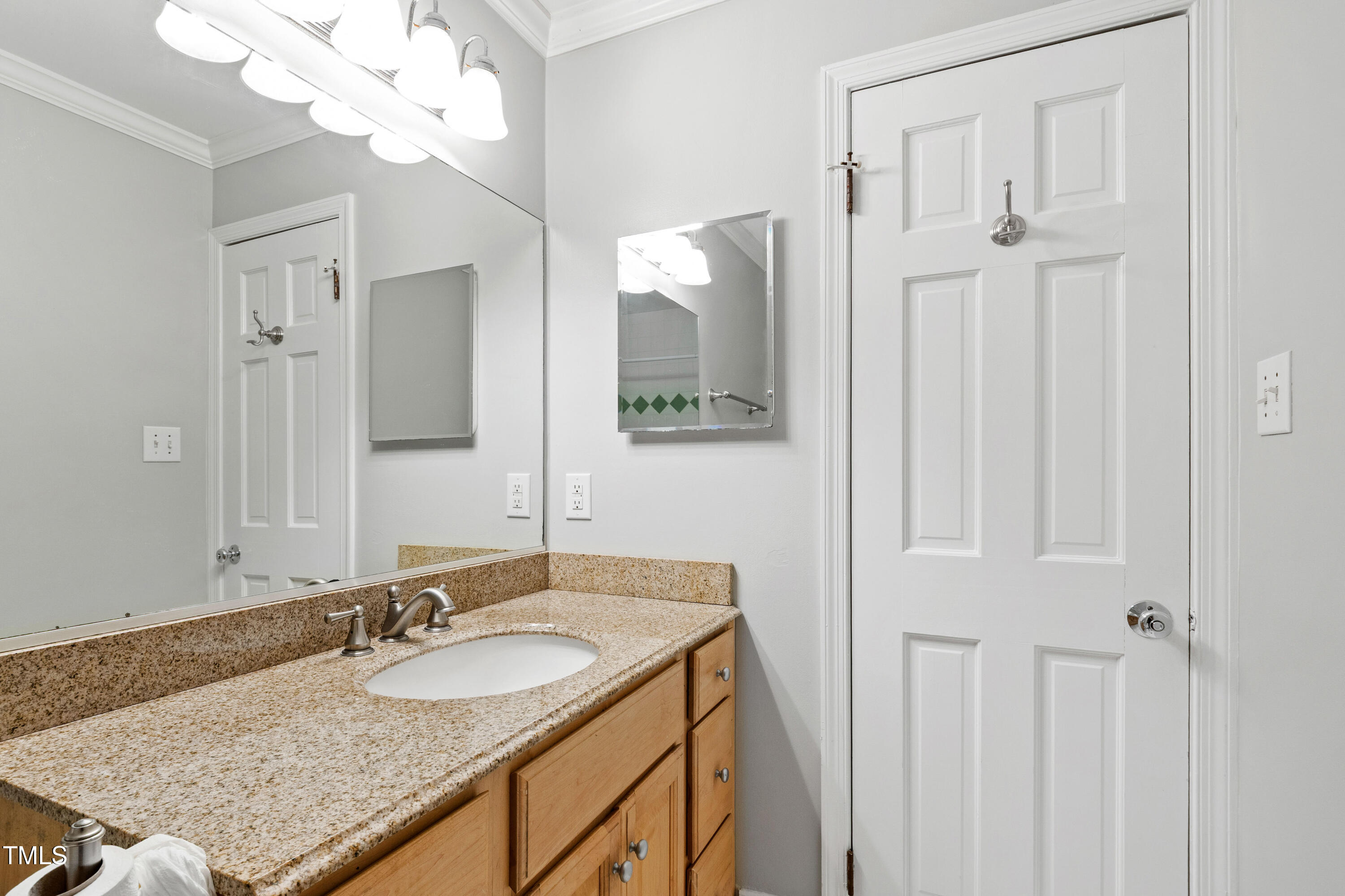 409 Smith Avenue # 102