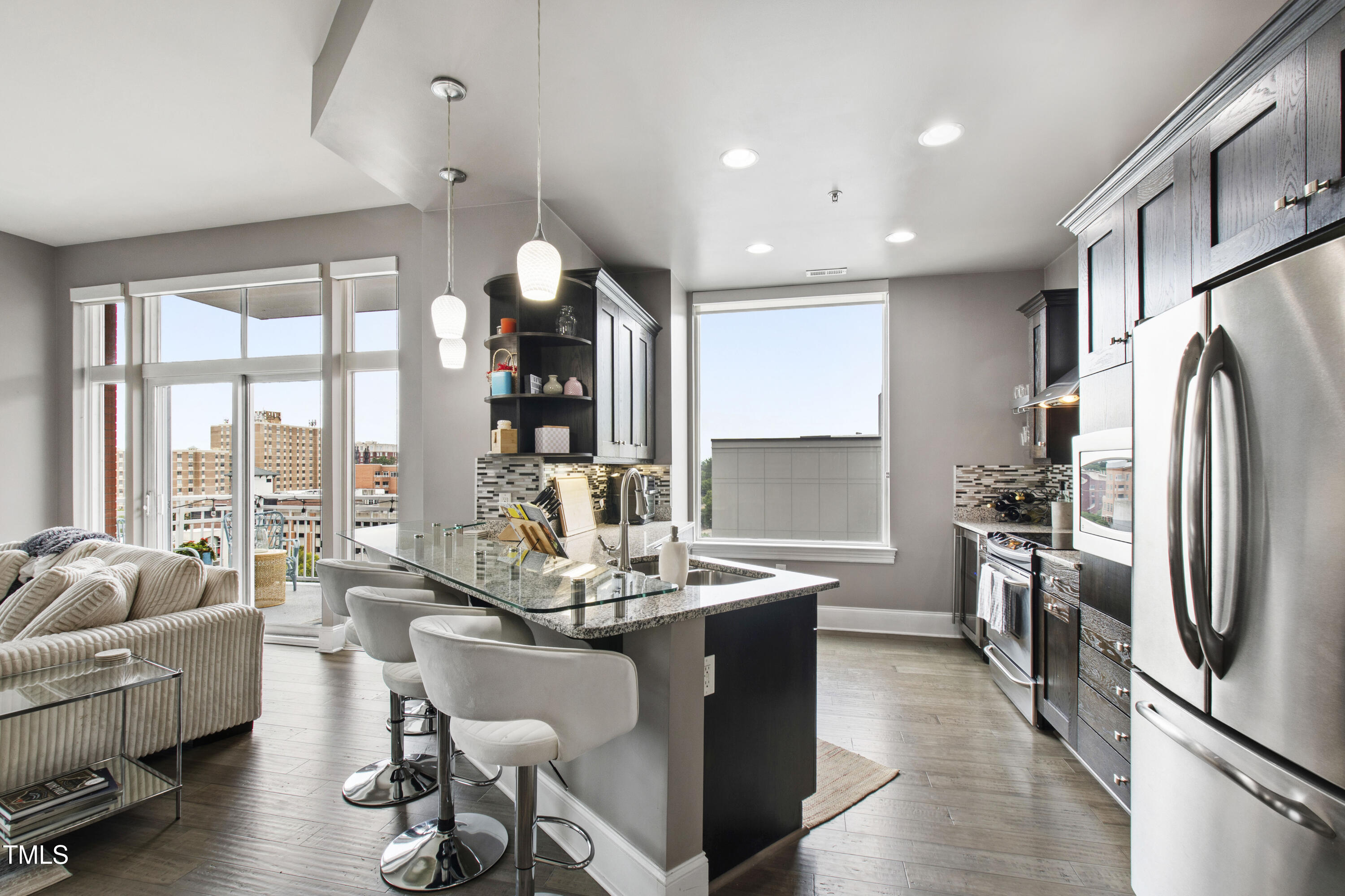 400 W North Street # 610