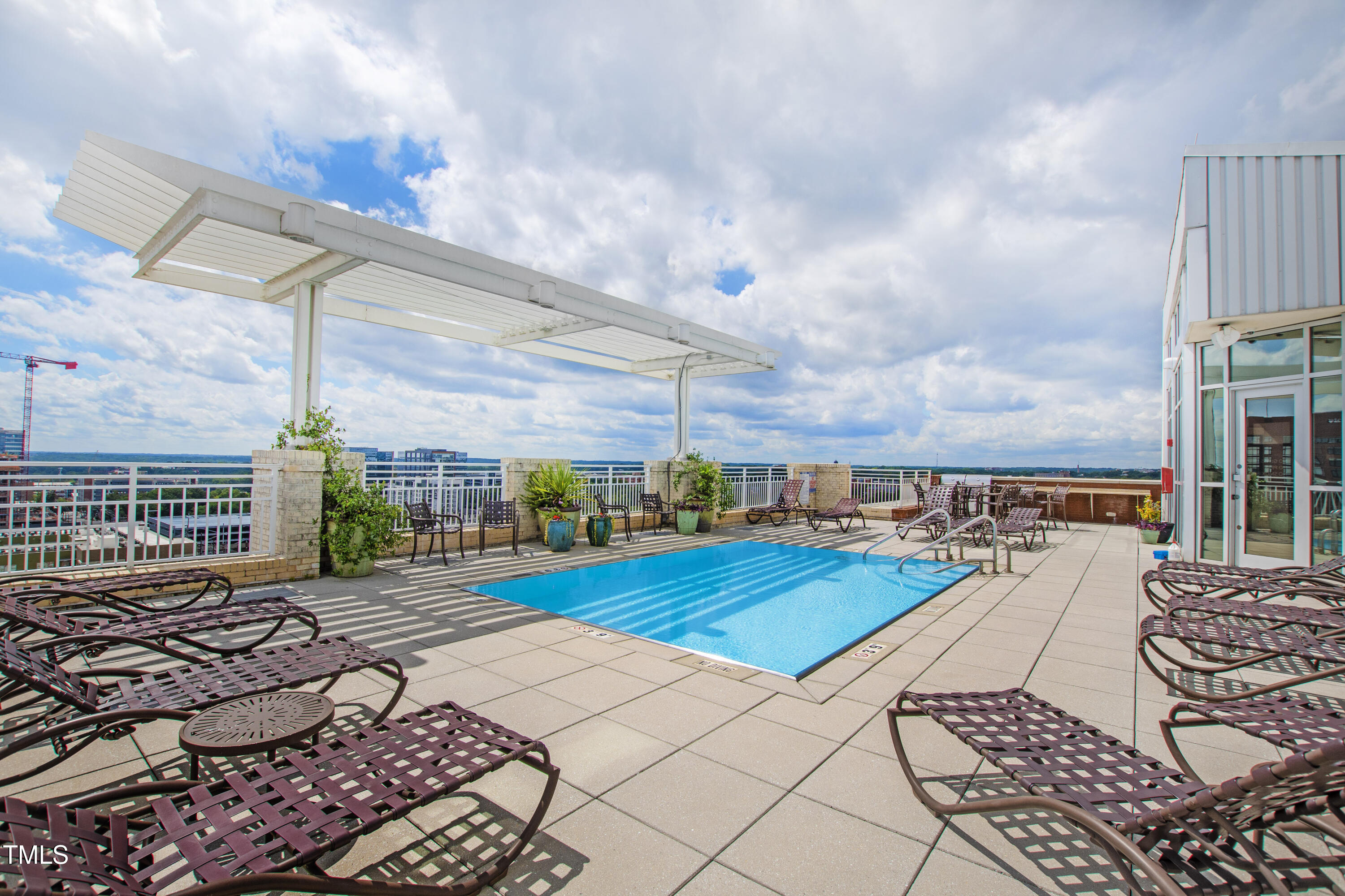 400 W North Street # 610