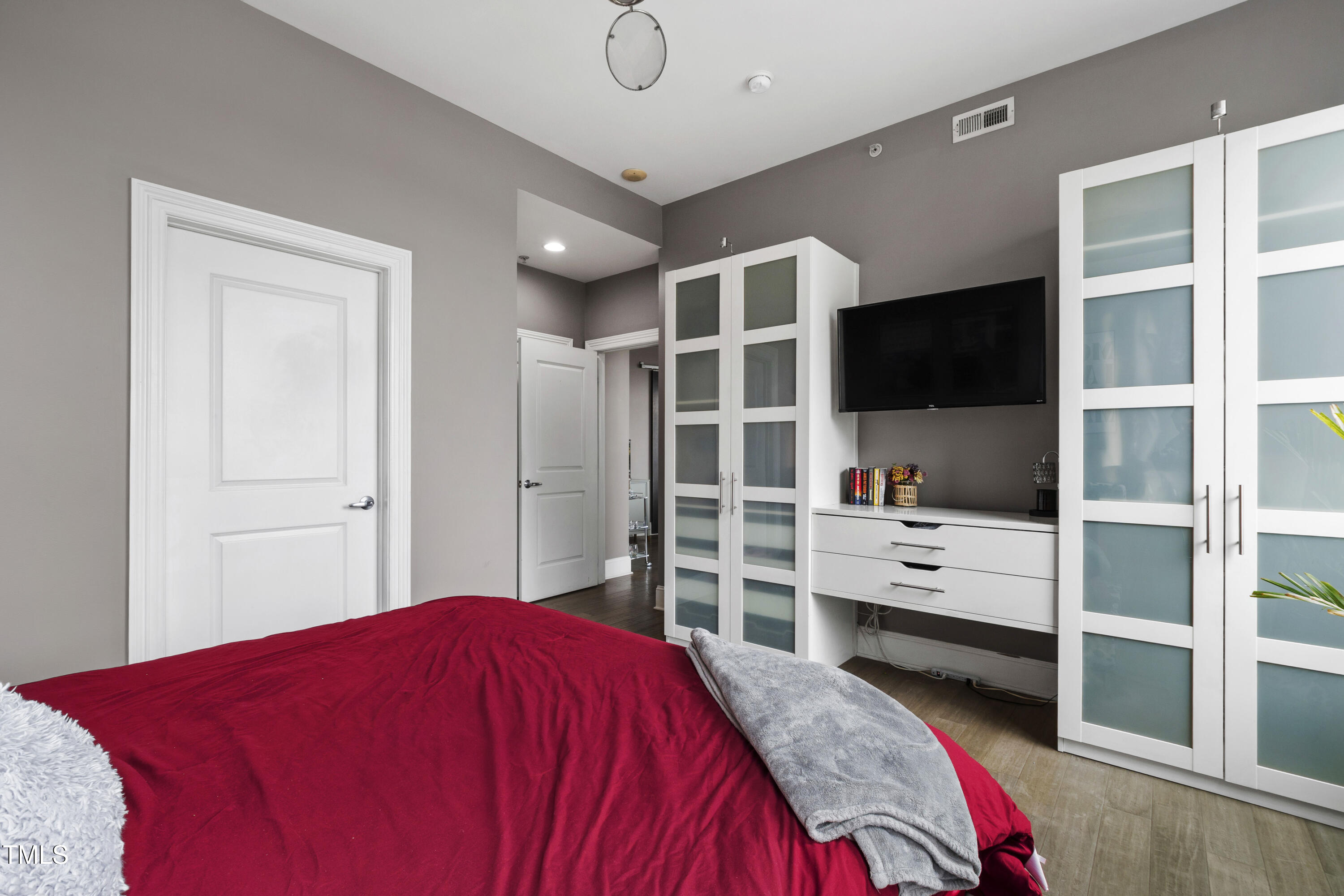 400 W North Street # 610