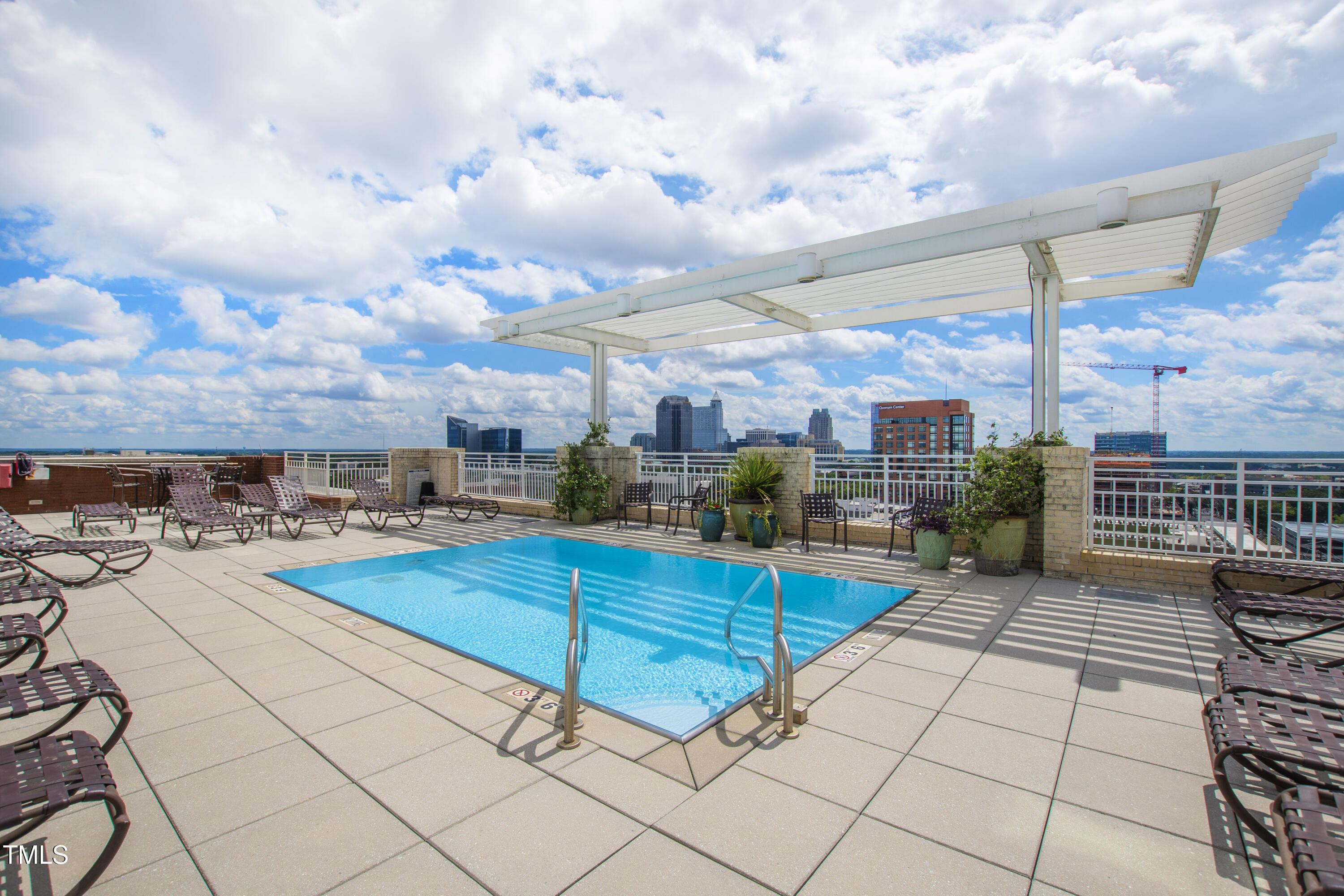 400 W North Street # 610