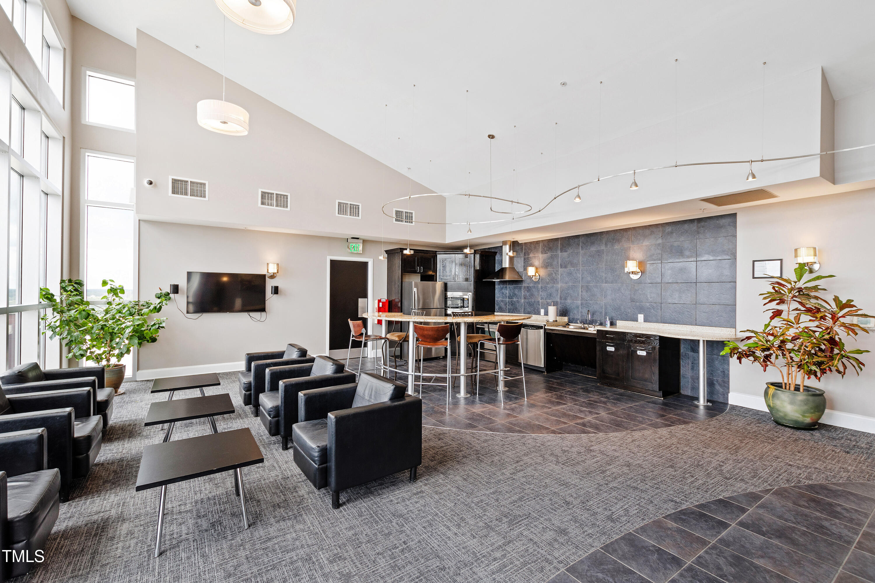 400 W North Street # 610