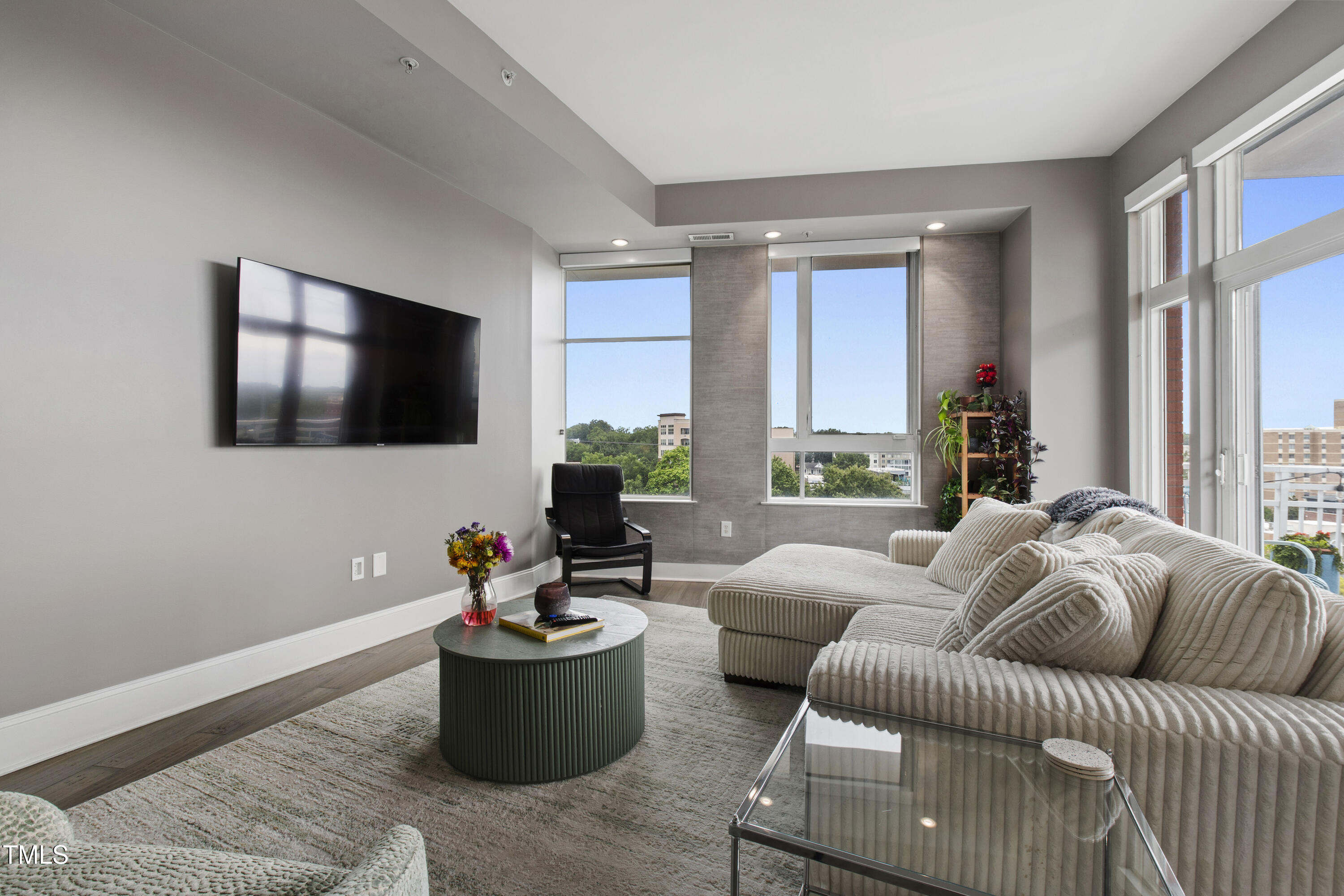 400 W North Street # 610